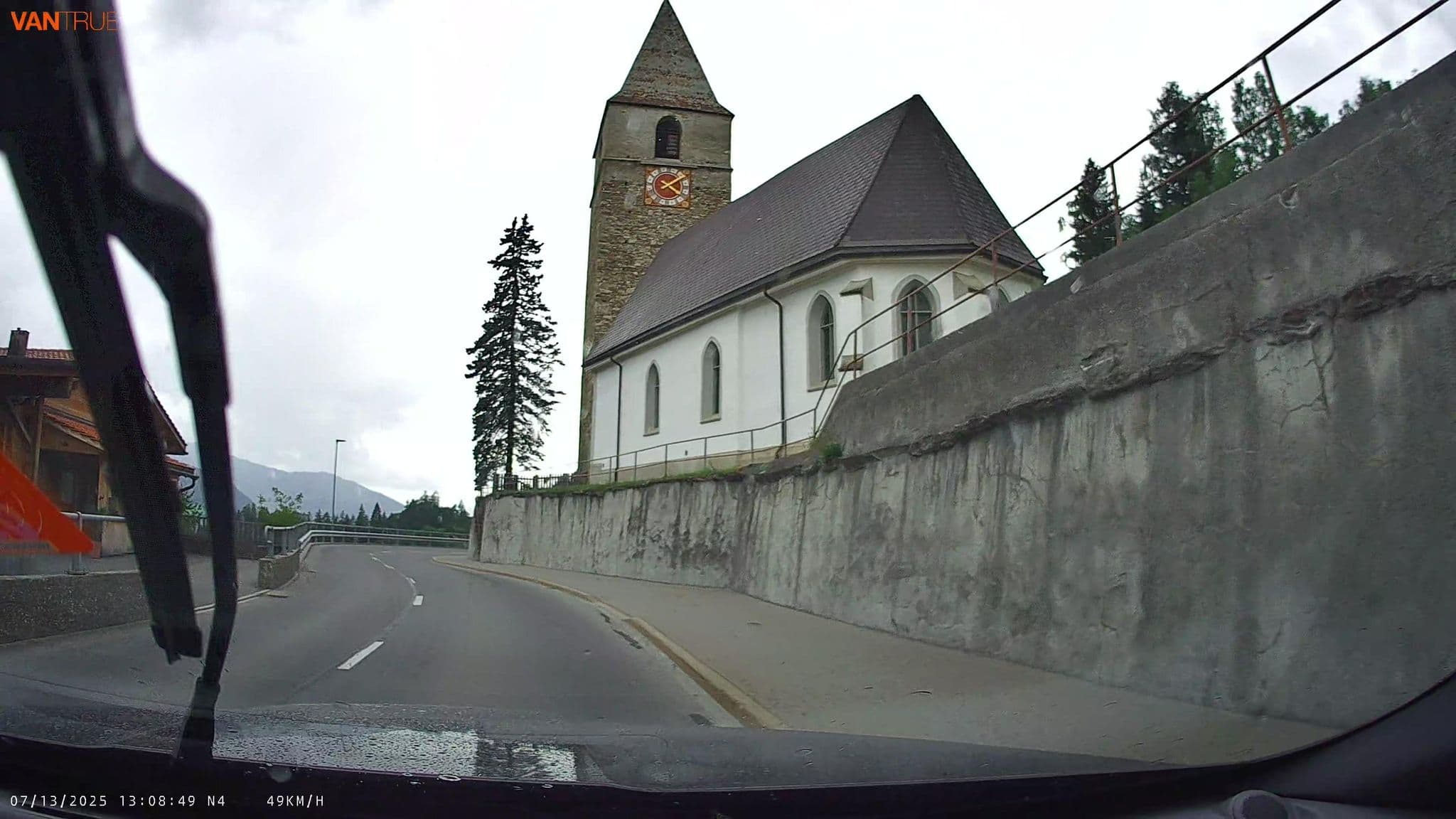 Street view near Nenisch Hütti, Arosa — © fcignat (CC BY-SA · Mapillary)