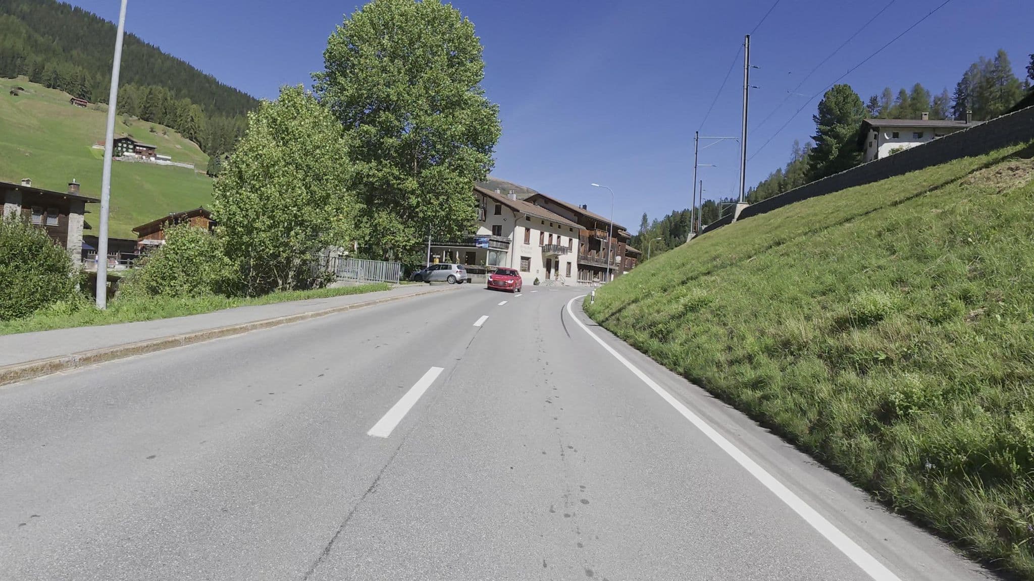 Street view near Hotel Spinabad, Davos — © Guzzi_Franze (CC BY-SA · Mapillary)
