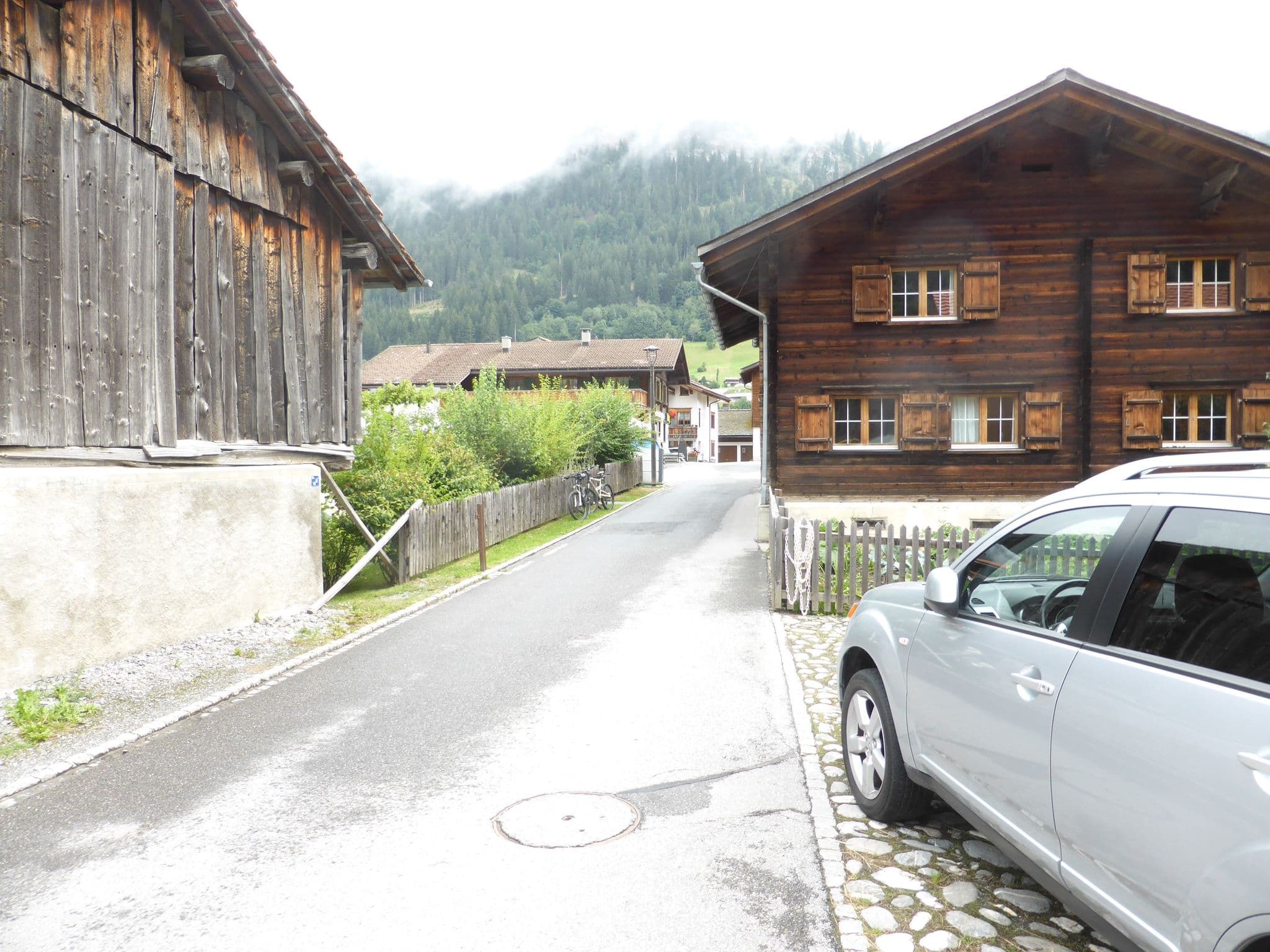 Street view near Youth Hostel Klosters, Klosters Serneus — © sennewald63 (CC BY-SA · Mapillary)