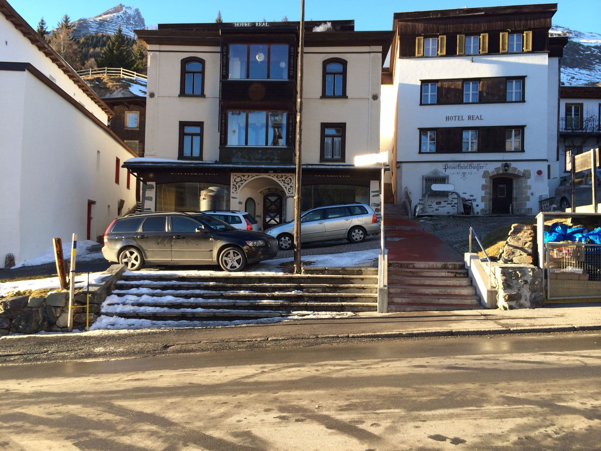 Street view near Hotel Meisser, Davos — © jesolem (CC BY-SA · Mapillary)