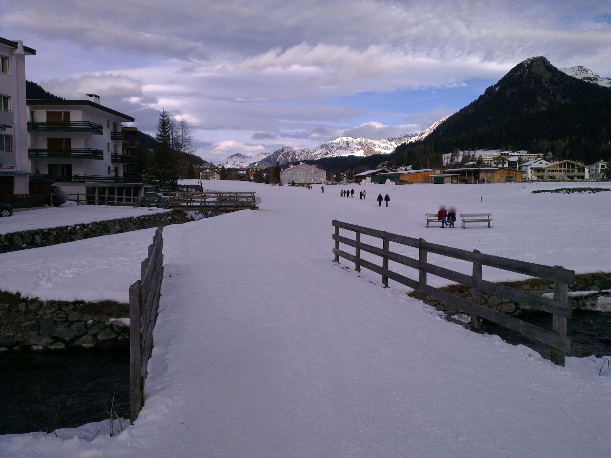 Street view near Golf Apartments, Davos — © jesolem (CC BY-SA · Mapillary)