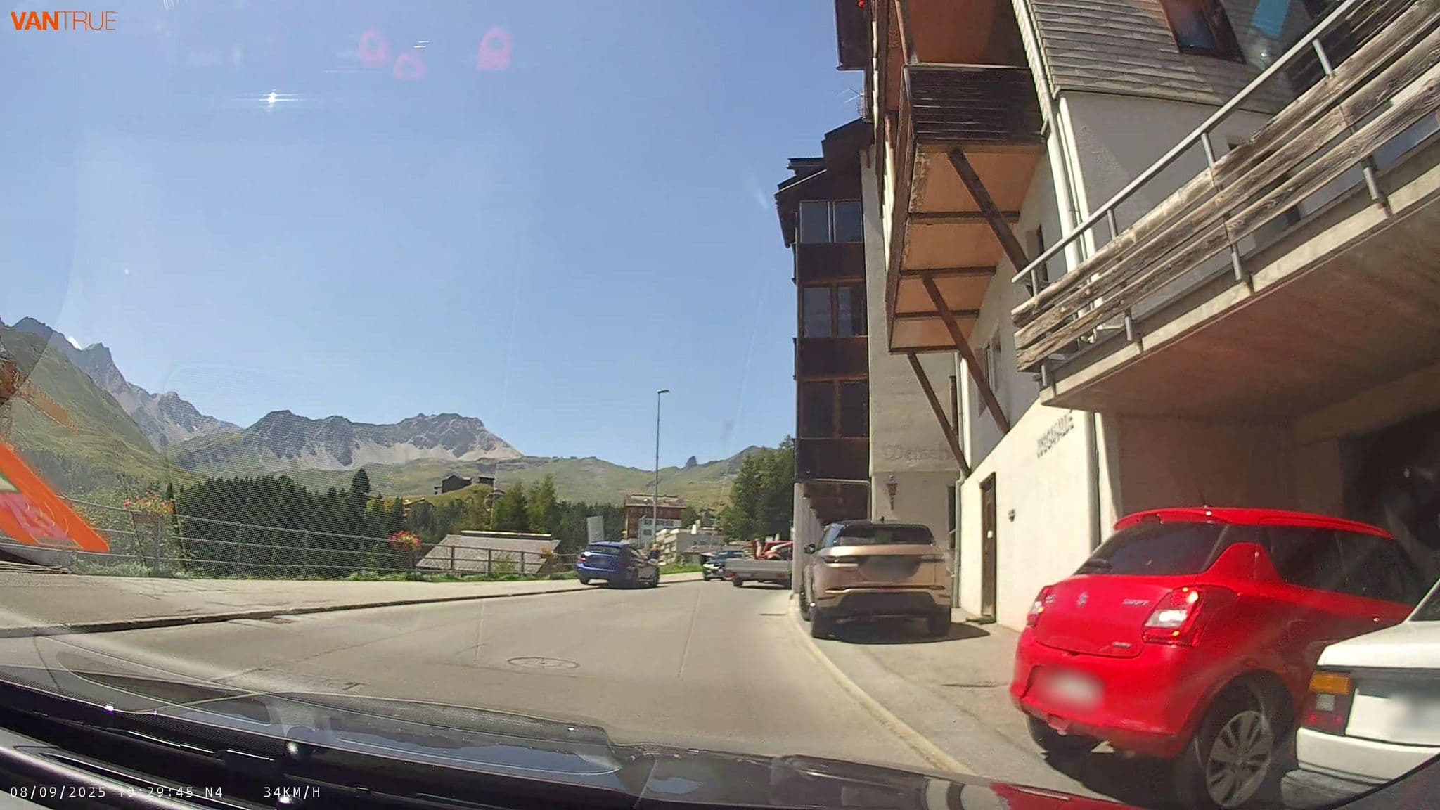 Street view near Garni The Lindemann's Haus Hold Obersee, Arosa — © fcignat (CC BY-SA · Mapillary)
