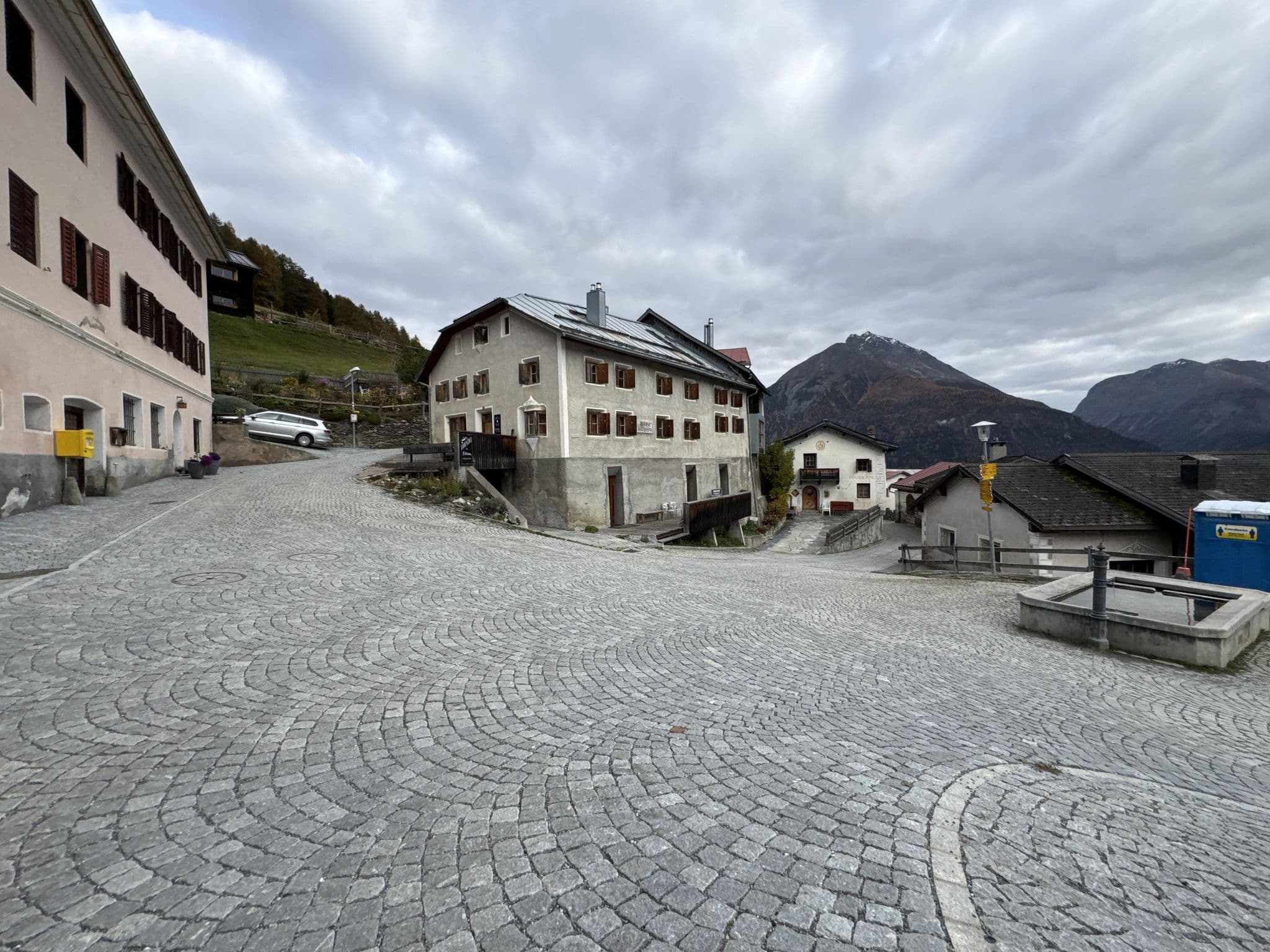 Street view near piz tschütta, Scuol — © k3rn3lp4n1c (CC BY-SA · Mapillary)