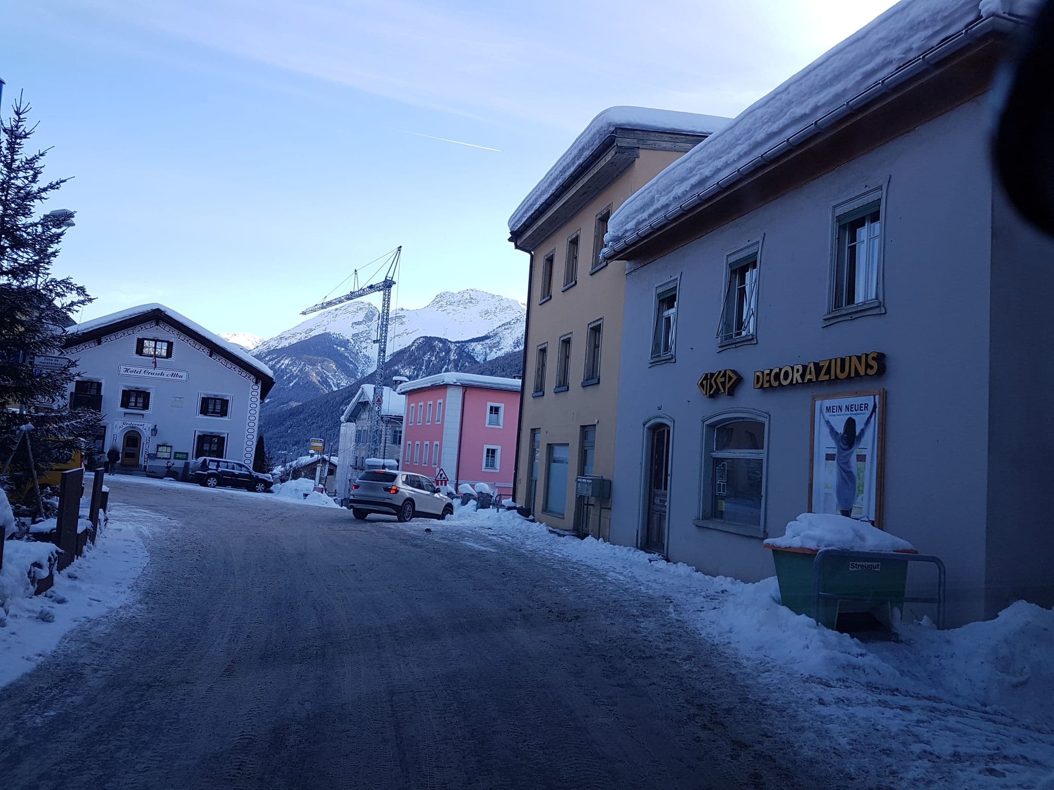 Street view near Chasa Gisep, Scuol — © sp8962de (CC BY-SA · Mapillary)
