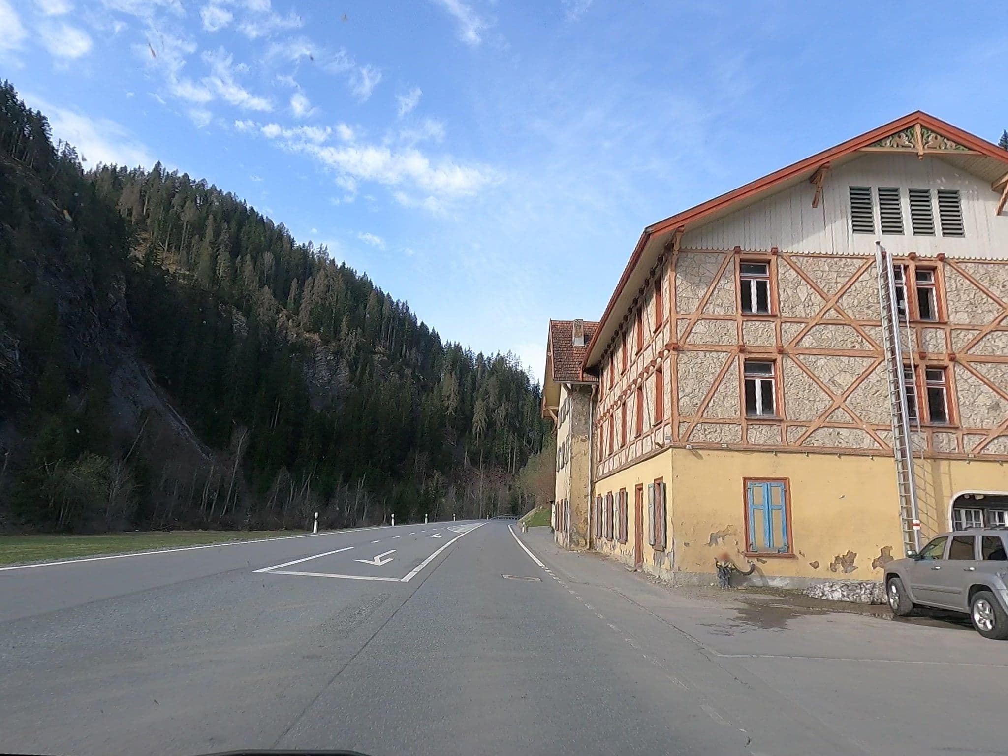 Street view near Hotel Scuol Palace, Scuol — © voyage-hors-saison (CC BY-SA · Mapillary)