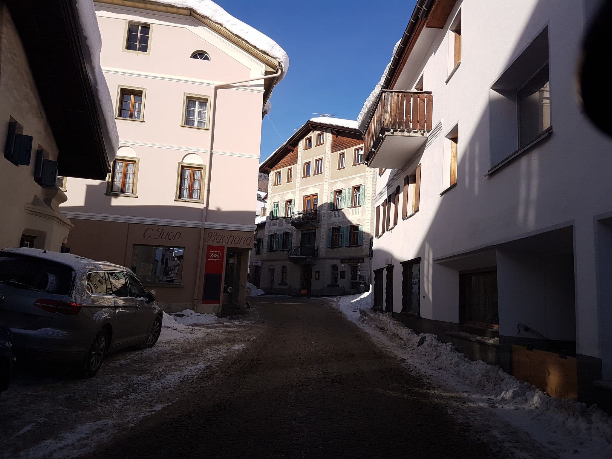 Street view near Pension Bergperle / MaPerla, Scuol — © sp8962de (CC BY-SA · Mapillary)