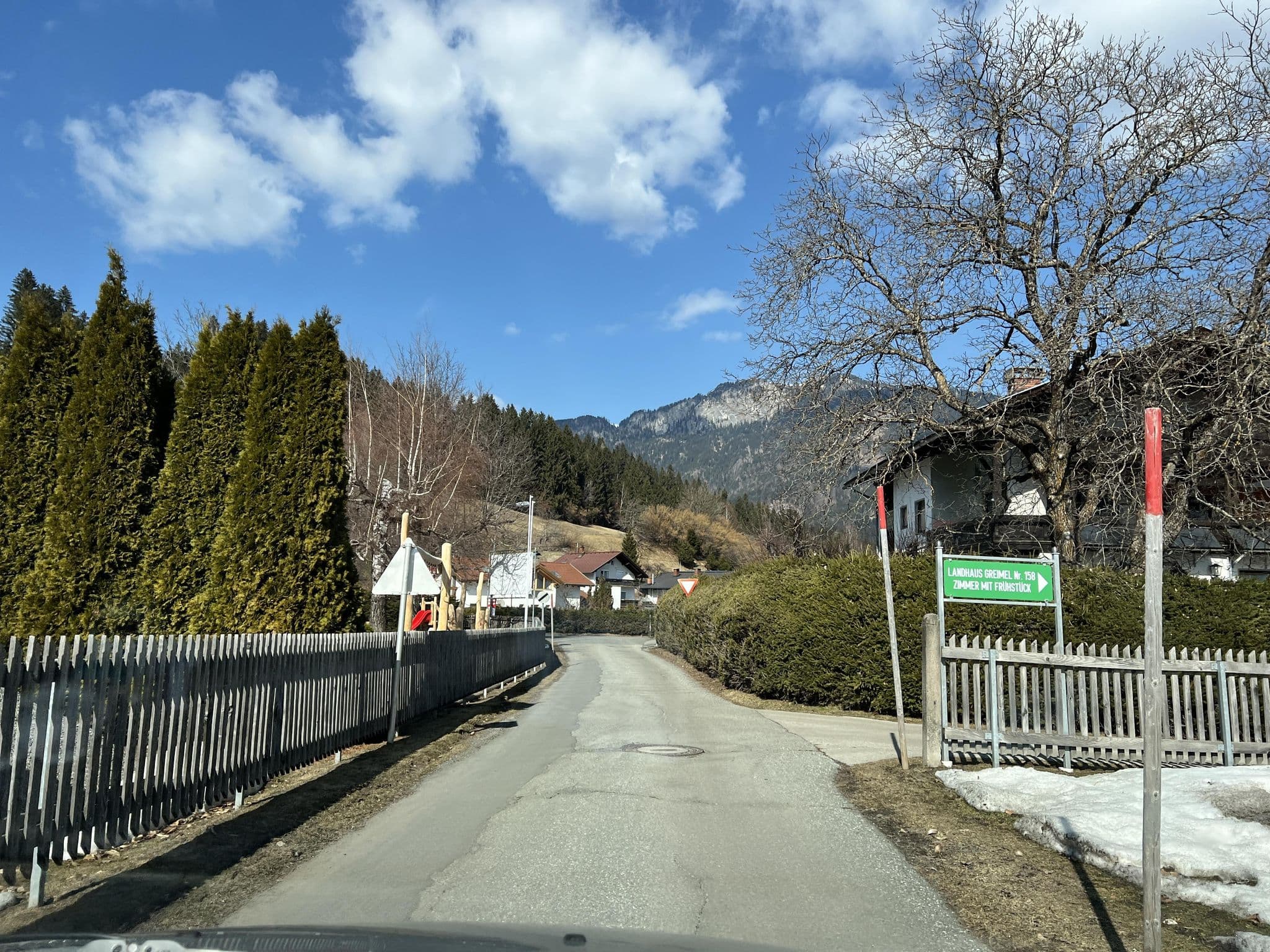 Street view near Landhaus Greimel, Kötschach — © igorzo (CC BY-SA · Mapillary)