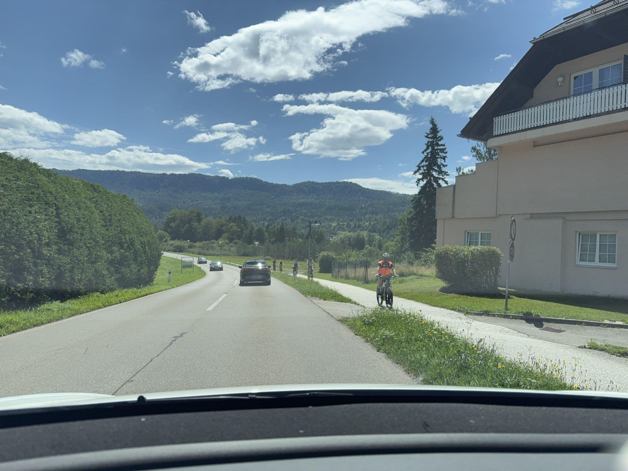 Street view near Sonnenhotel Hafnersee, Pörtschach am Wörthersee — © ottor (CC BY-SA · Mapillary)