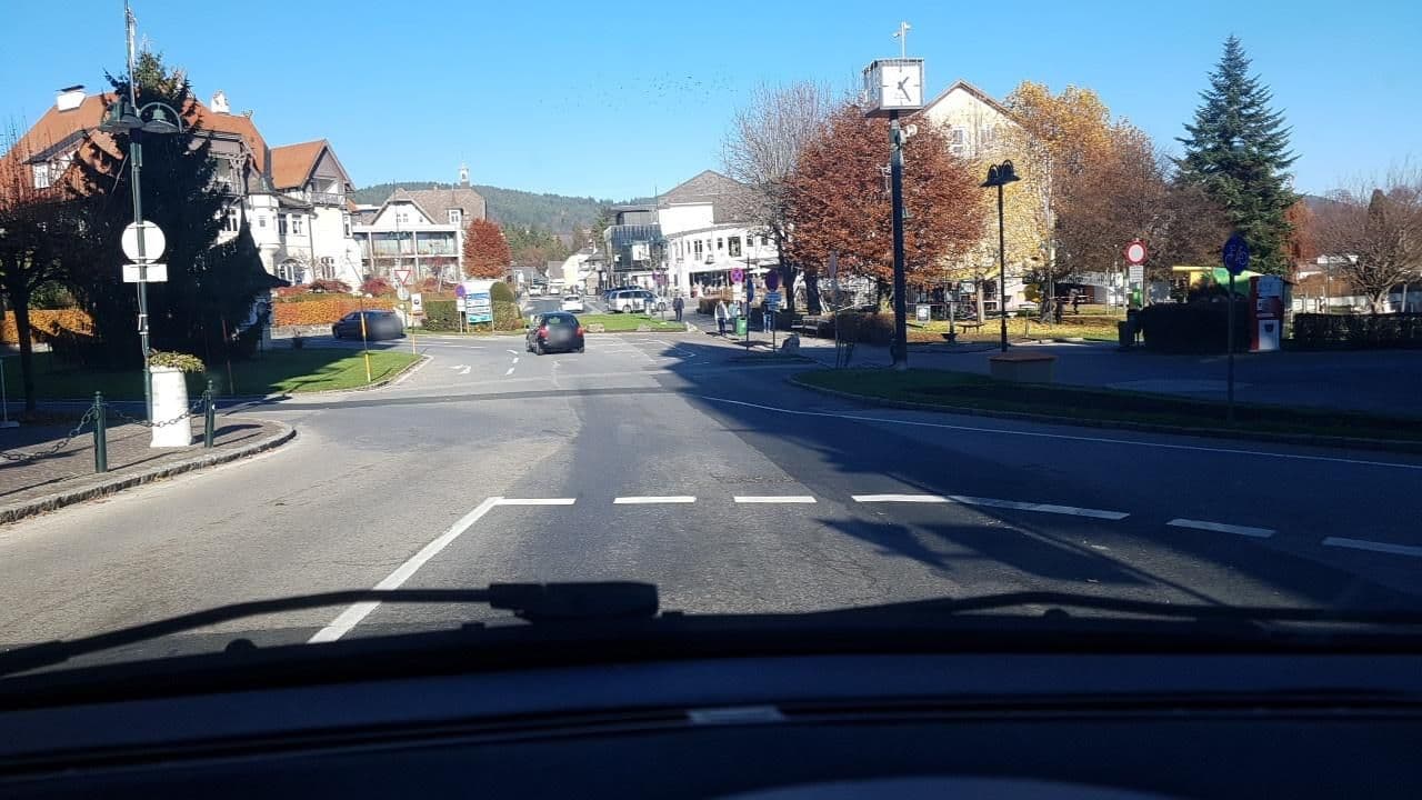 Street view near Flair-Hotel am Wörthersee, Velden am Wörther See — © mik007 (CC BY-SA · Mapillary)