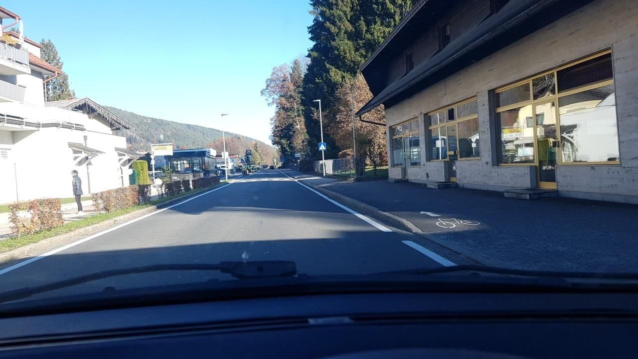 Street view near Haus Dr. Naumann - Marion Naumann, Velden am Wörther See — © mik007 (CC BY-SA · Mapillary)