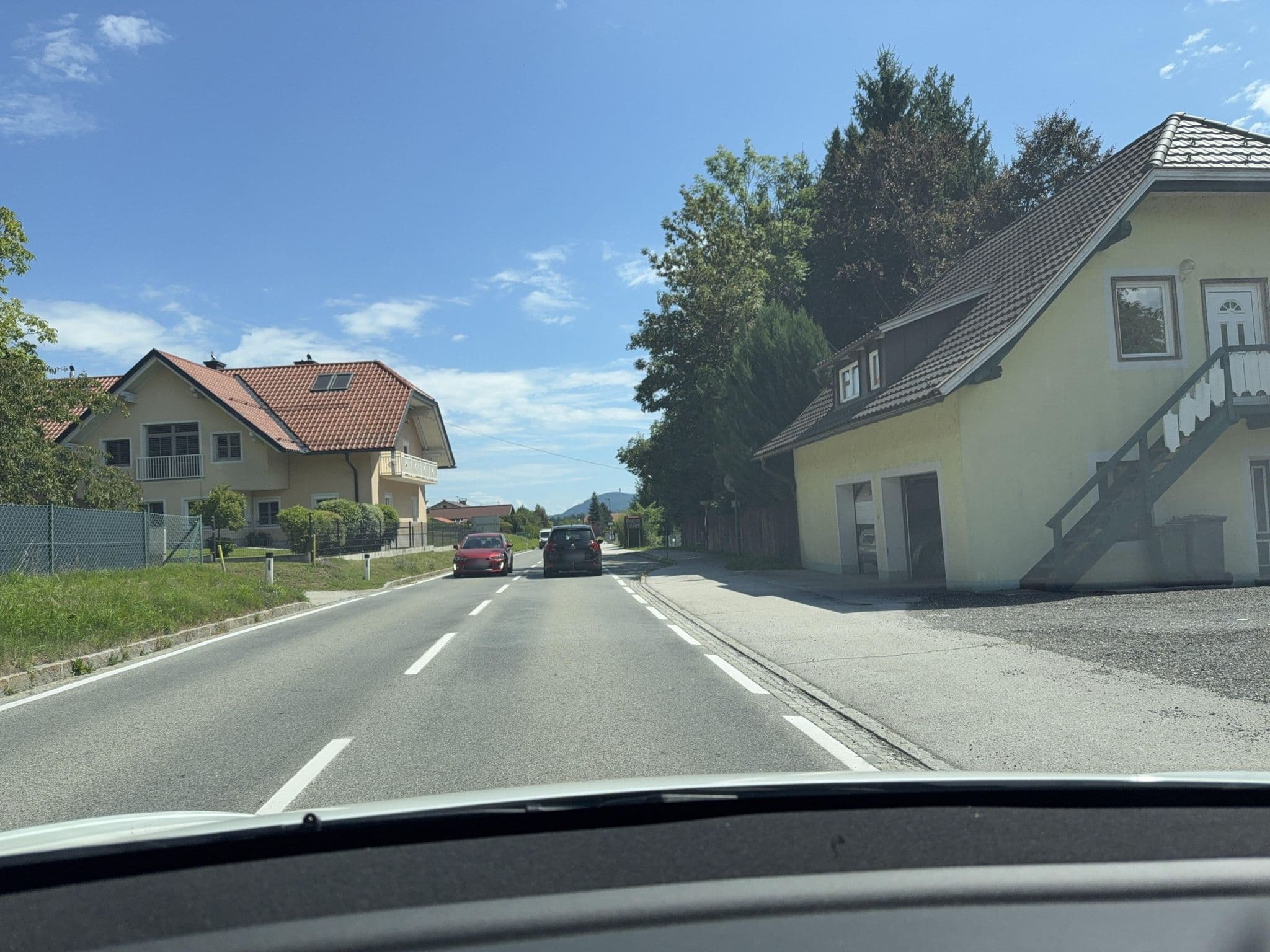 Street view near Velden24 - Preiswerte und günstige Zimmer in Velden am Wörthersee, Velden am Wörther See — © ottor (CC BY-SA · Mapillary)