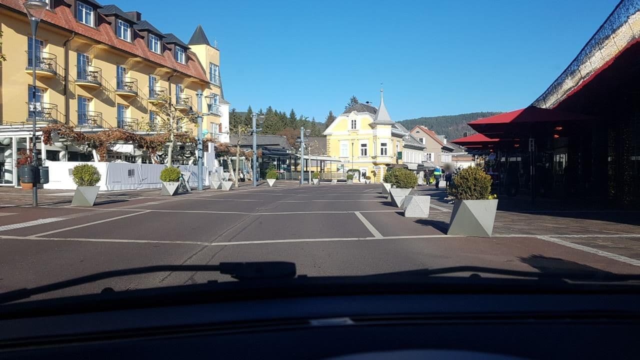 Street view near CasinoHotel Velden, Velden am Wörther See — © mik007 (CC BY-SA · Mapillary)