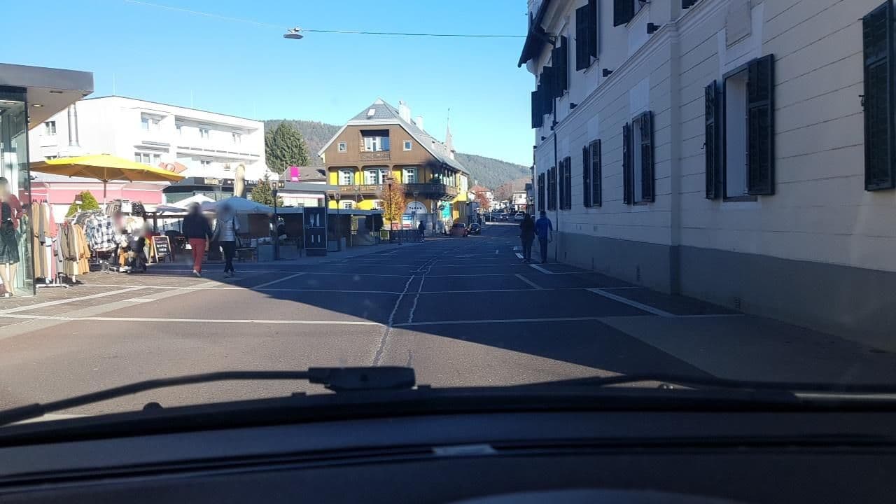 Street view near Wrann Beteiligungs GmbH, Velden am Wörther See — © mik007 (CC BY-SA · Mapillary)