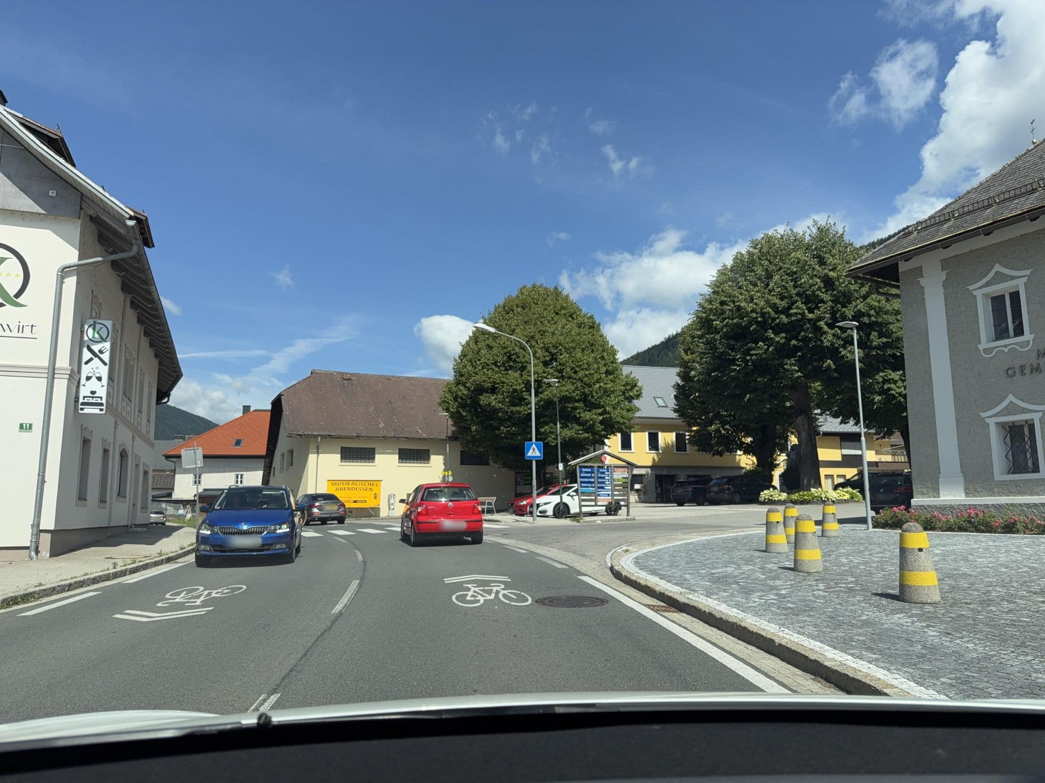 Street view near Friedhelm Manfred Kohlweiss, Landskron — © ottor (CC BY-SA · Mapillary)