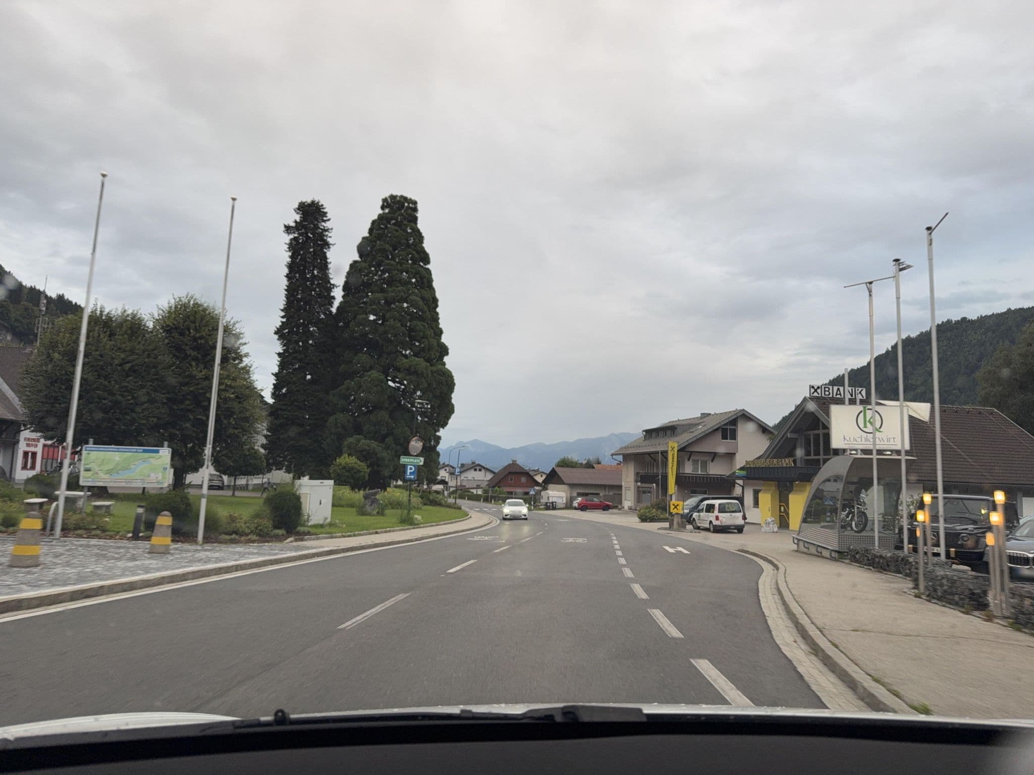 Street view near Gasthof Kuchler-Wirt, Landskron — © ottor (CC BY-SA · Mapillary)