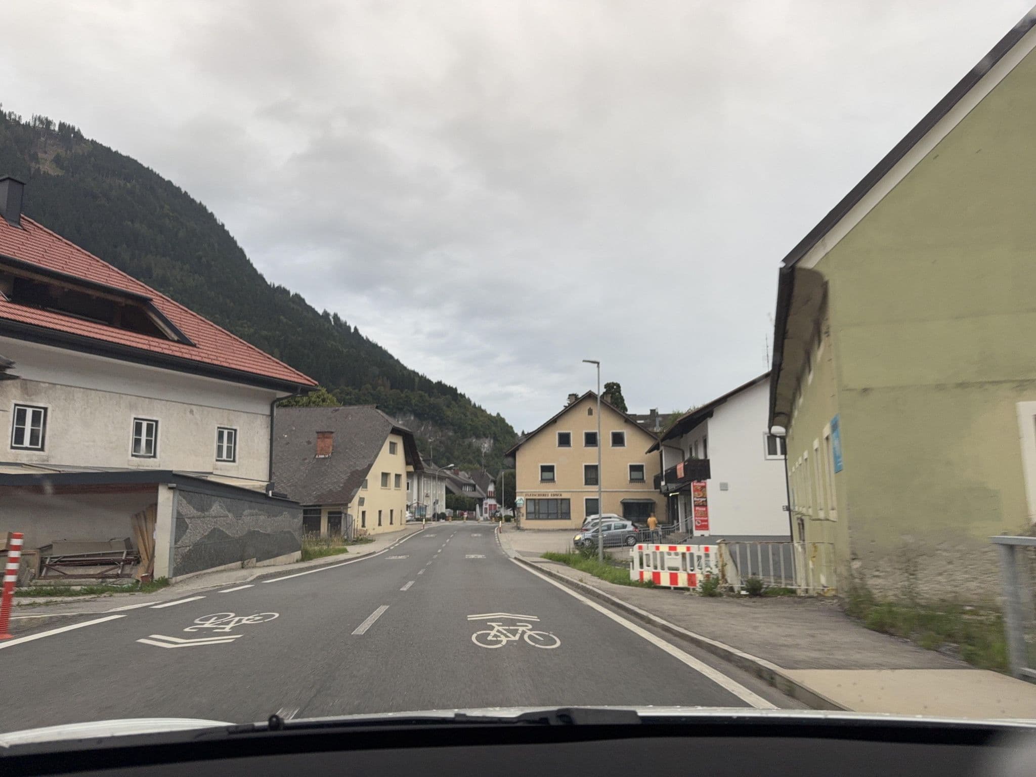 Street view near Gasthaus Unterwirt, Landskron — © ottor (CC BY-SA · Mapillary)