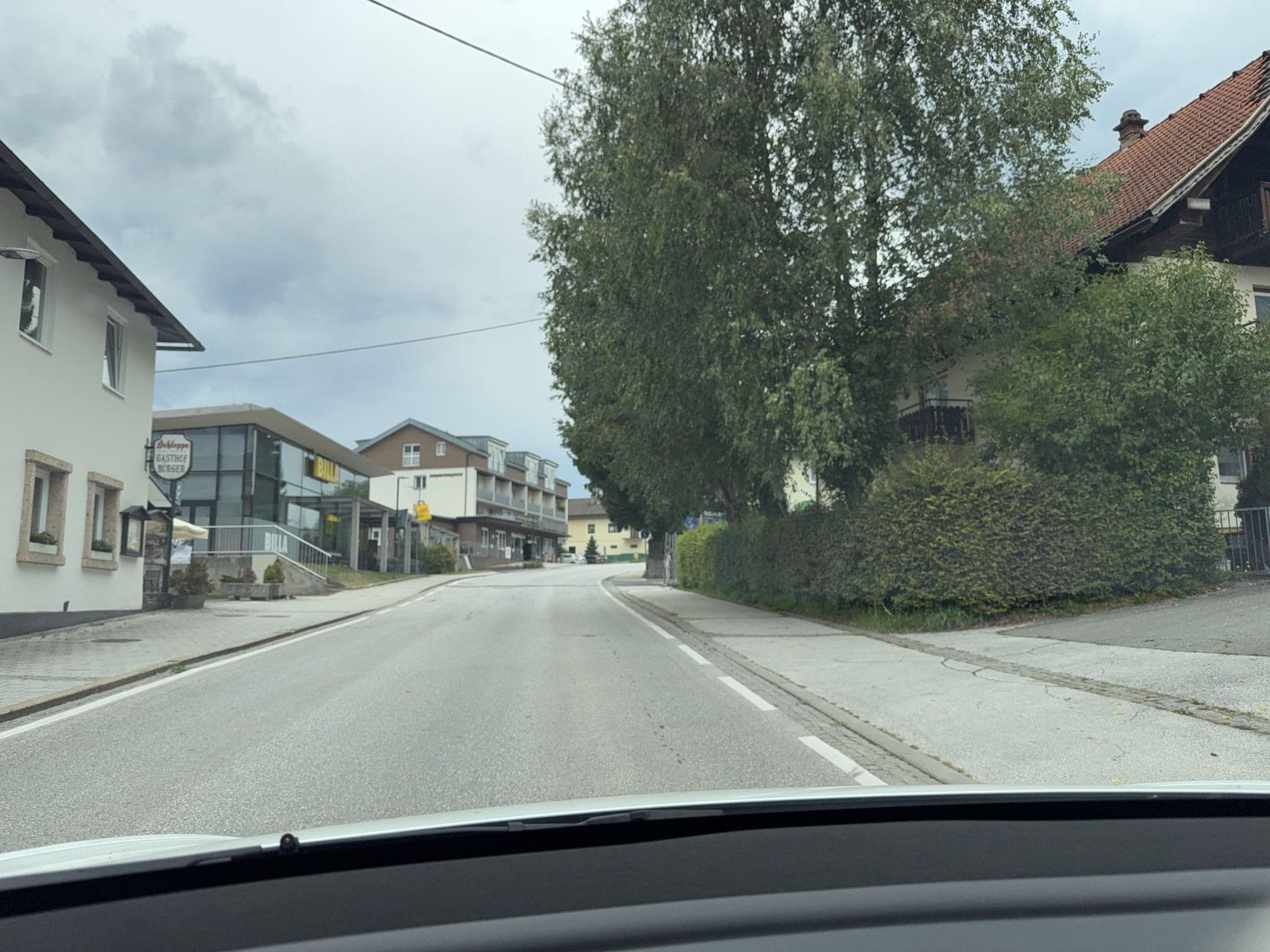 Street view near Gasthof Bürger, Velden am Wörther See — © ottor (CC BY-SA · Mapillary)
