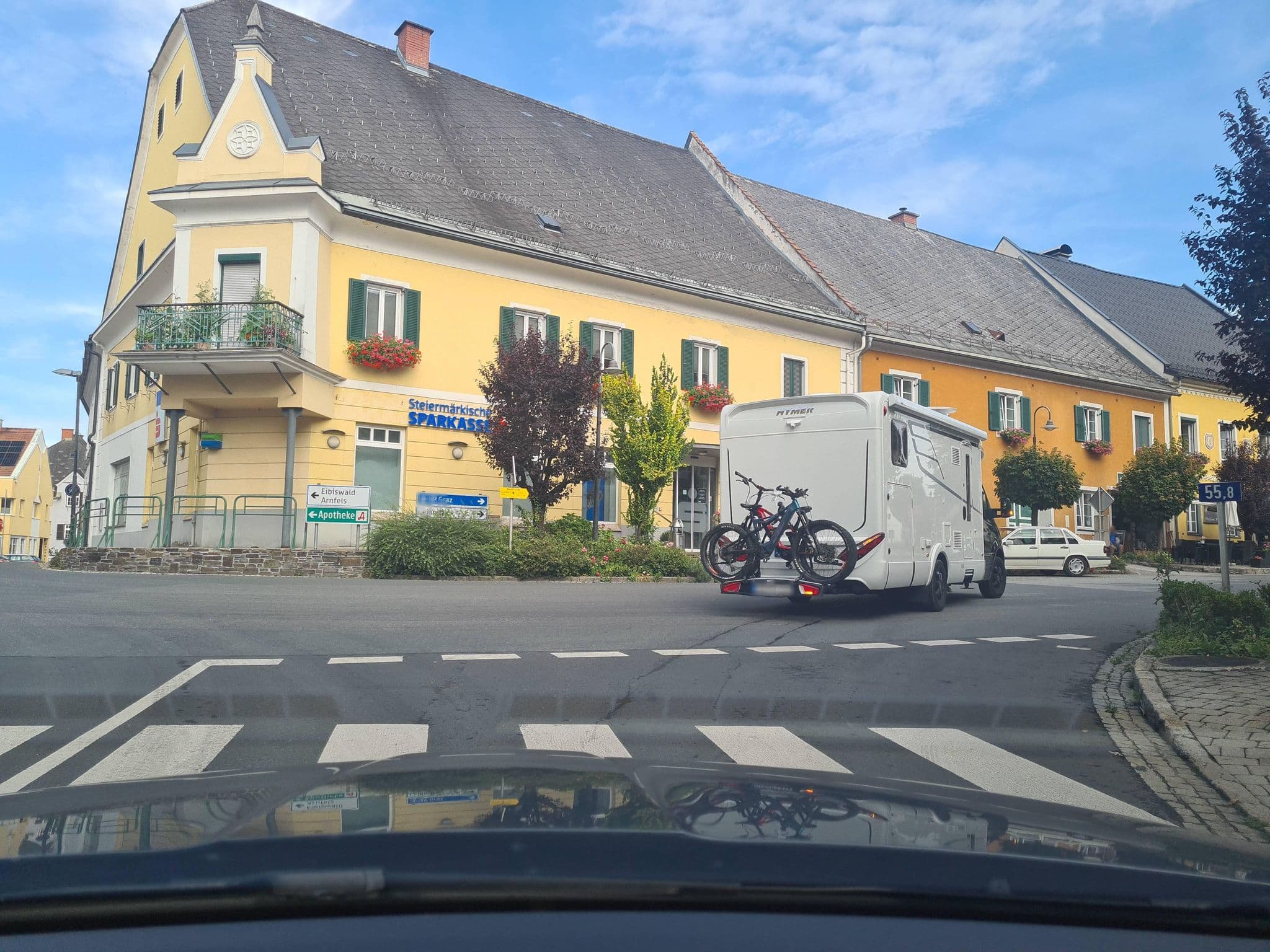 Street view near Leopold Pinnitsch, Gamlitz — © schermy_at (CC BY-SA · Mapillary)