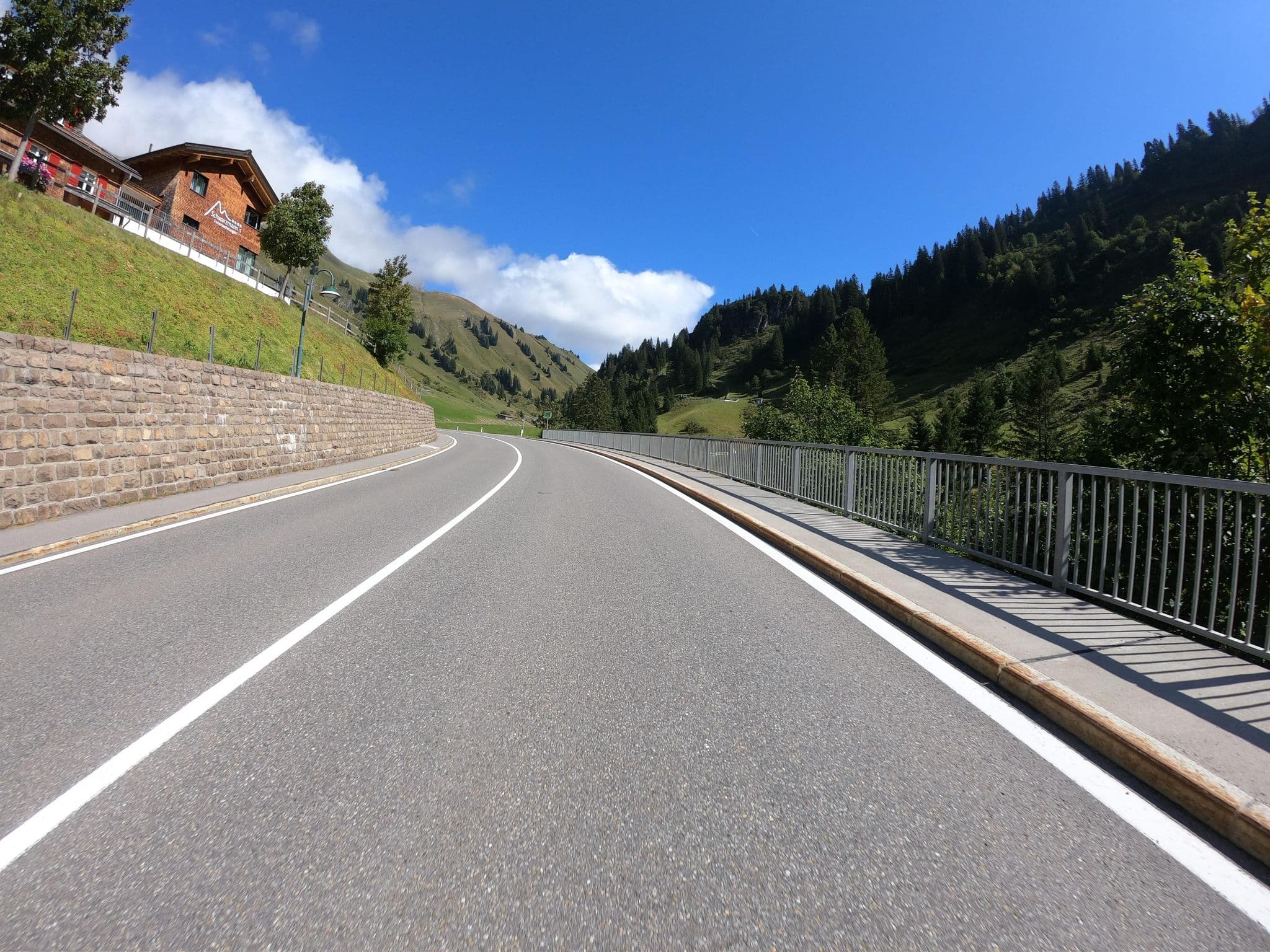 Street view near Aadla Walser-Chalets, Lech — © joostjakob (CC BY-SA · Mapillary)