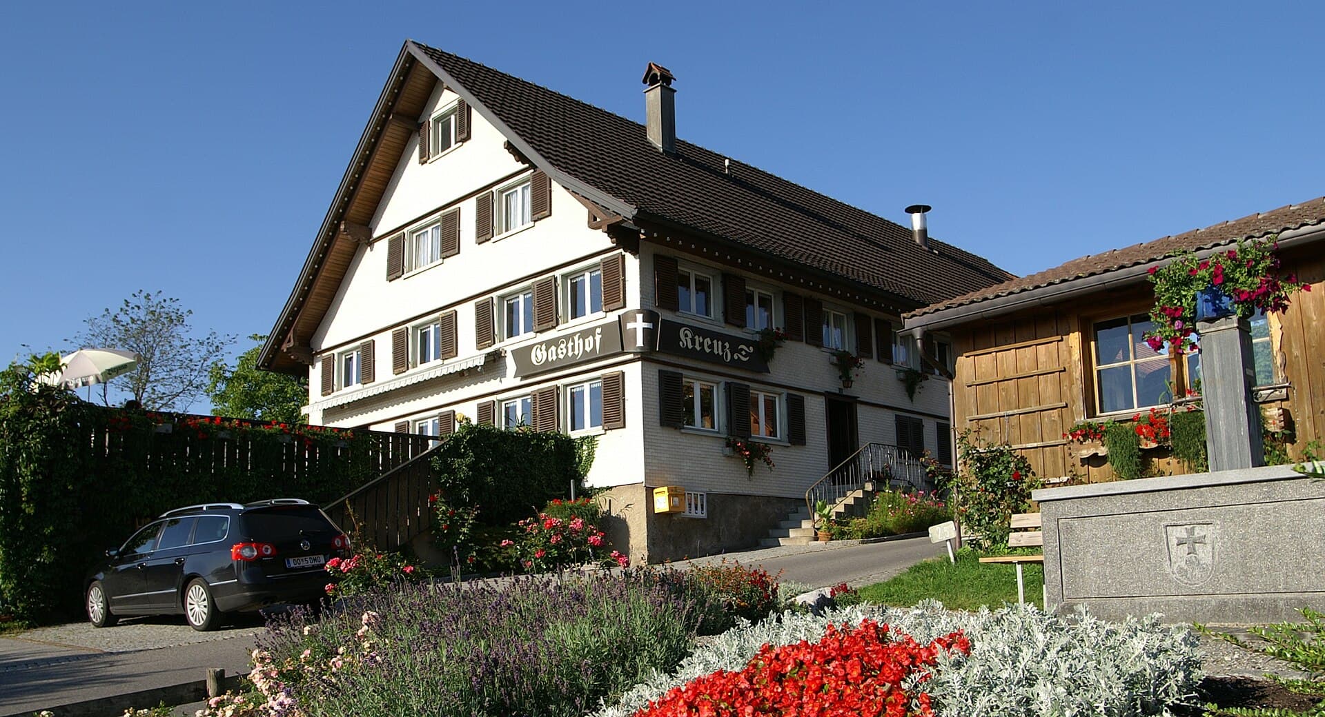 Gasthaus Kreuz (via Wikimedia Commons, CC BY-SA 2.5)