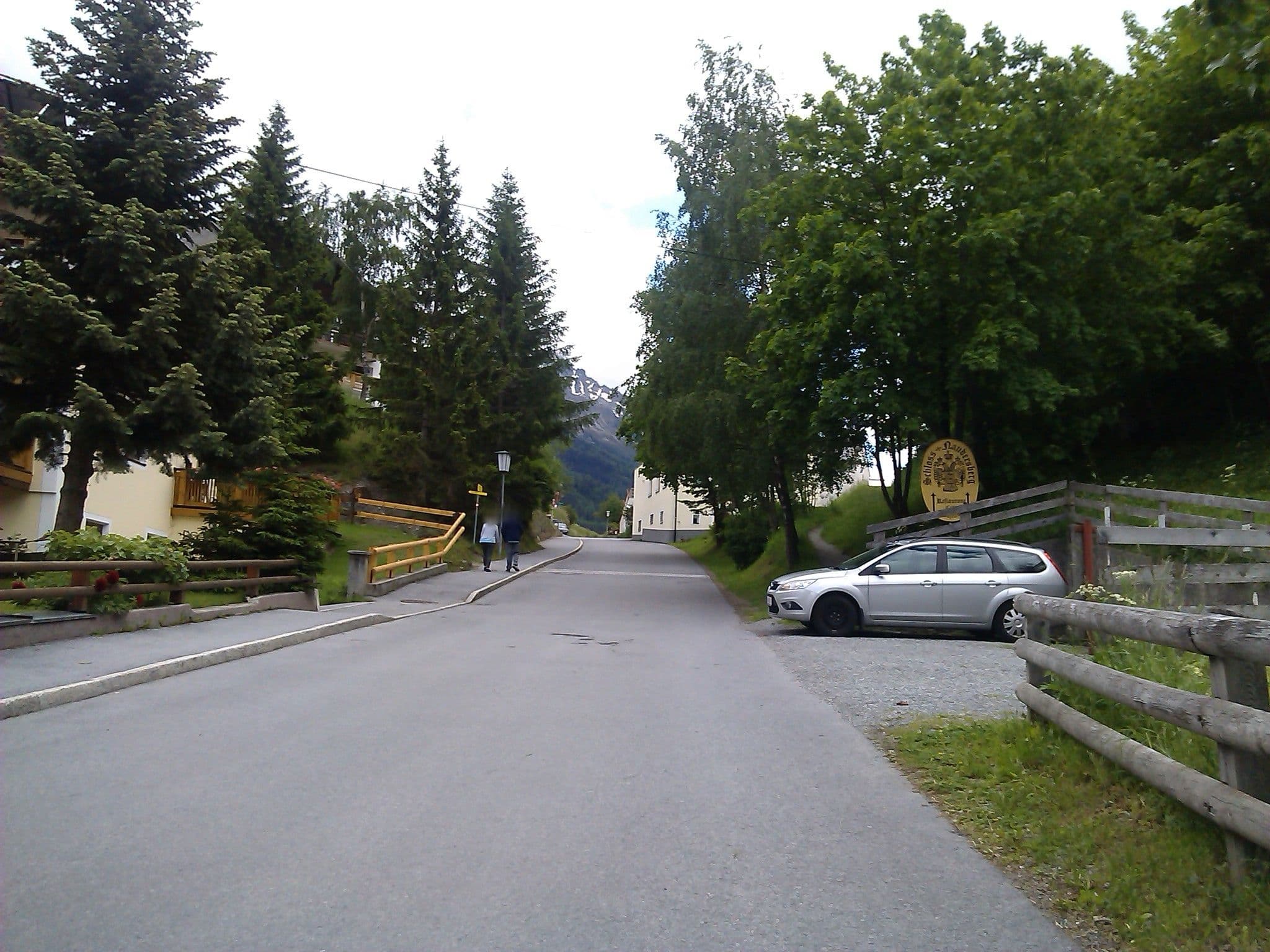 Street view near Abenteuerhaus Alpenkönig, Nauders — © changchun1 (CC BY-SA · Mapillary)