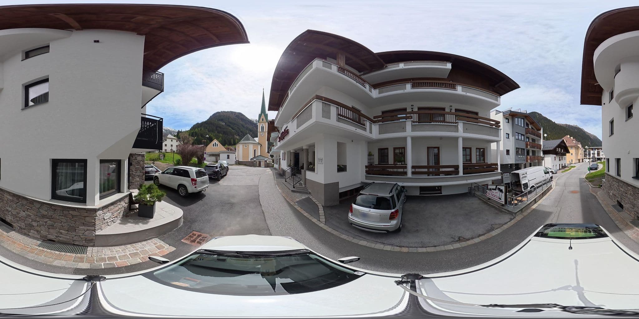 Street view near Haus Piz Linard Zangerl Hildegard, Ischgl — © osmplus_org (CC BY-SA · Mapillary)