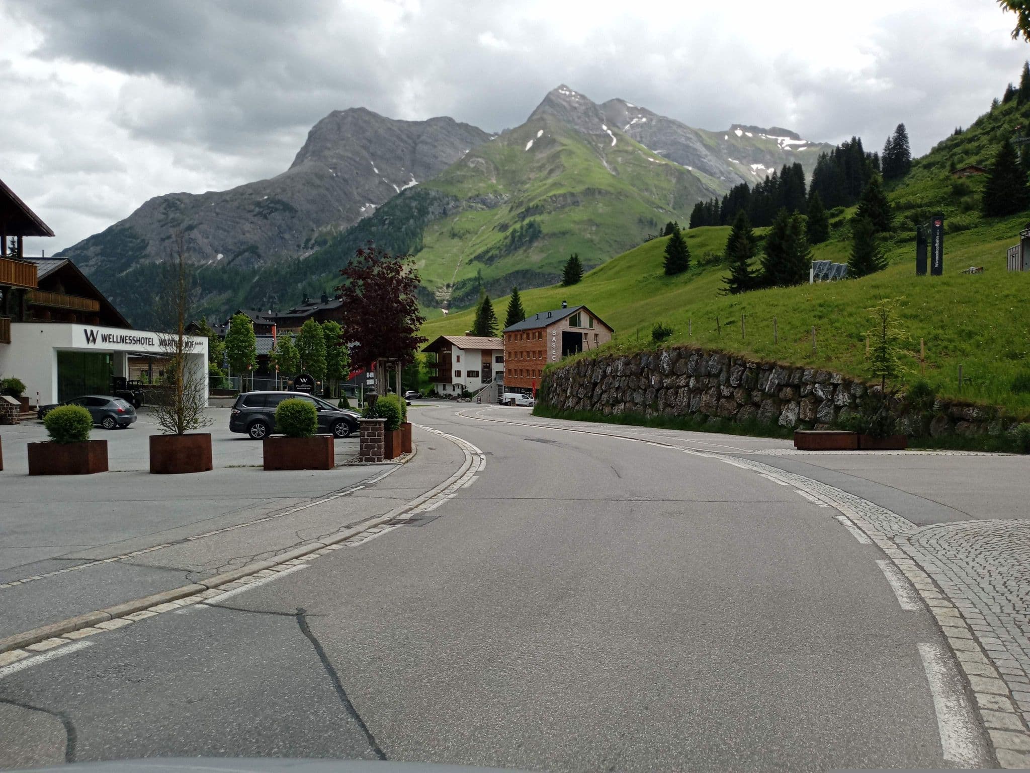 Street view near Sporthotel Steffisalp, Lech — © atze02 (CC BY-SA · Mapillary)