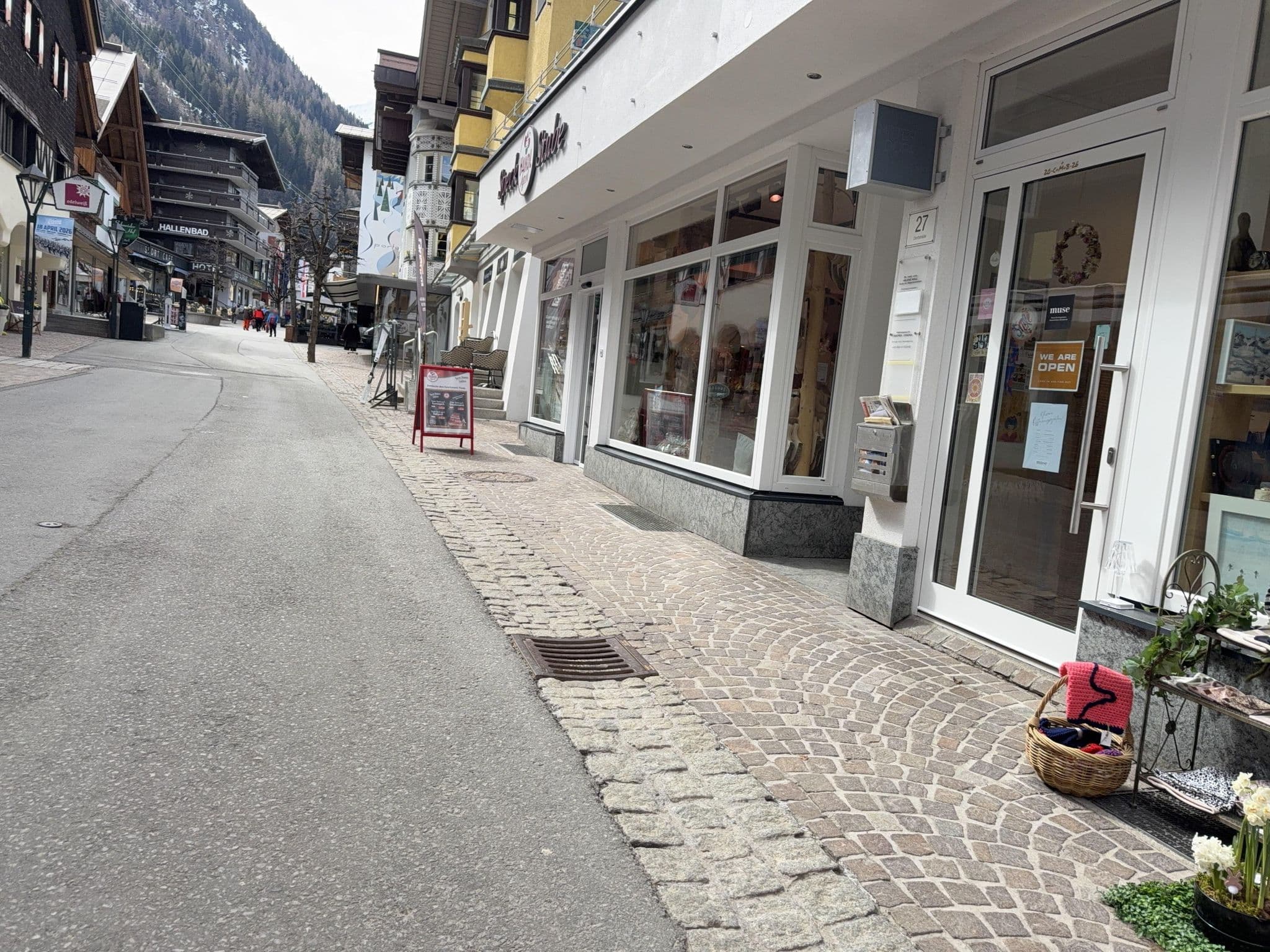 Street view near Amalienhaus, St Anton am Arlberg — © RSTQ (CC BY-SA · Mapillary)