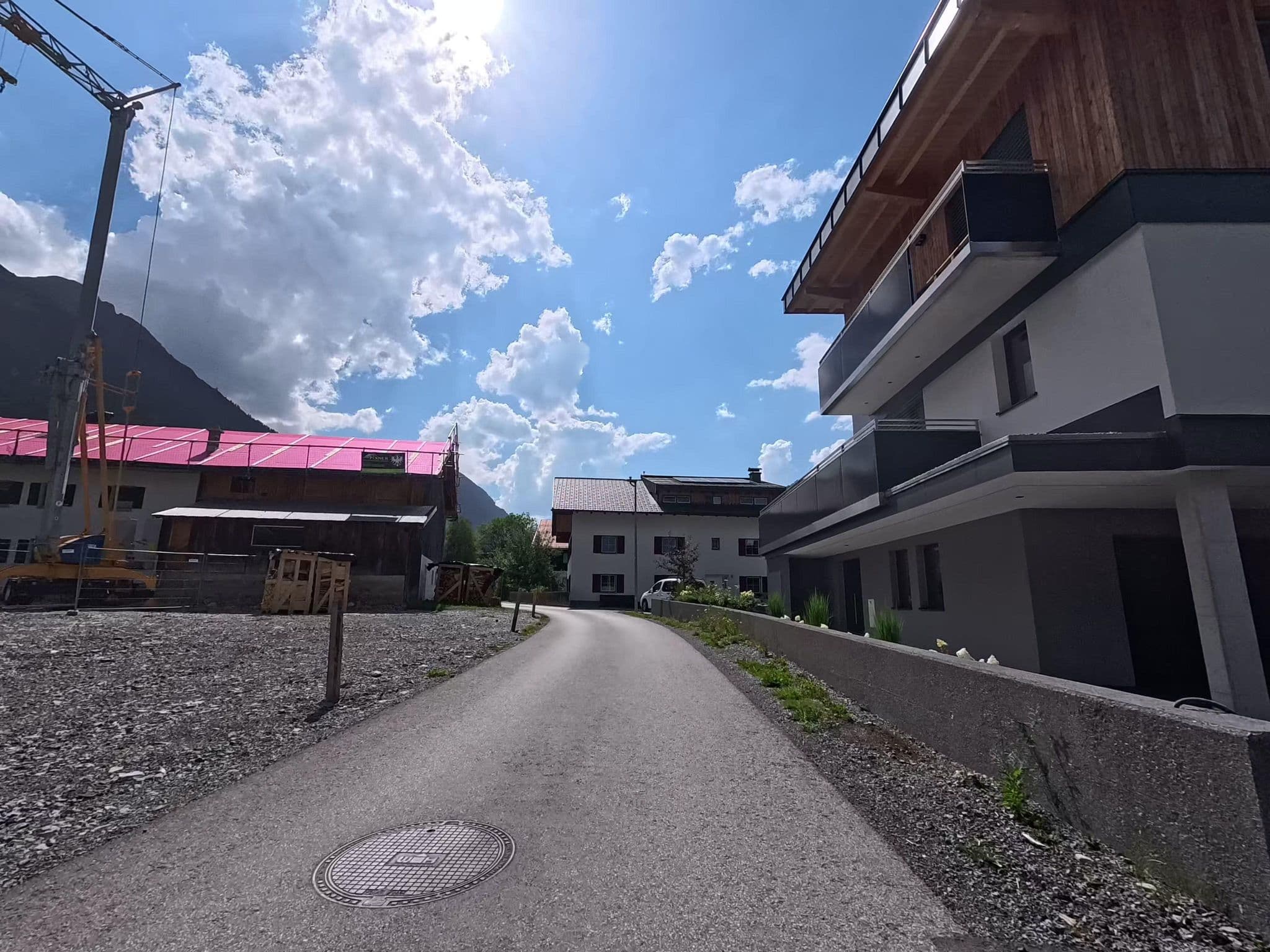 Street view near Ferienwohnungen Bailom, Pettneu — © voyage-hors-saison (CC BY-SA · Mapillary)