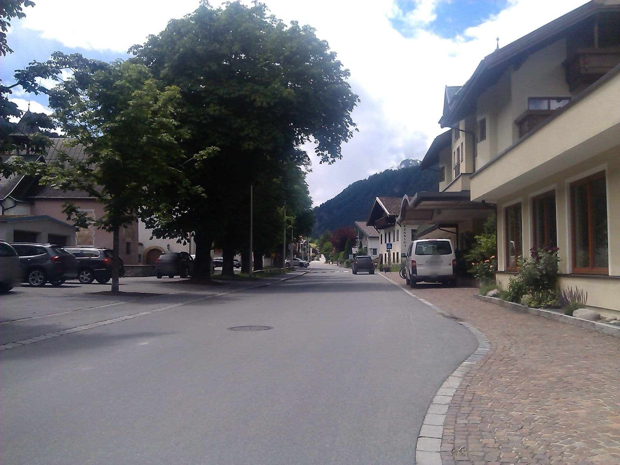 Street view near Hotel Riederhof, Franz Mangott, Ried im Oberinntal — © changchun1 (CC BY-SA · Mapillary)