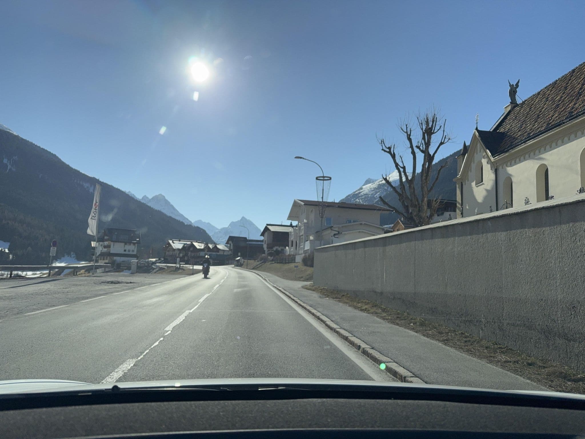 Street view near Garni Mathonerhof - Pizzeria Inh Reinhard Sonderegger, Ischgl — © ottor (CC BY-SA · Mapillary)