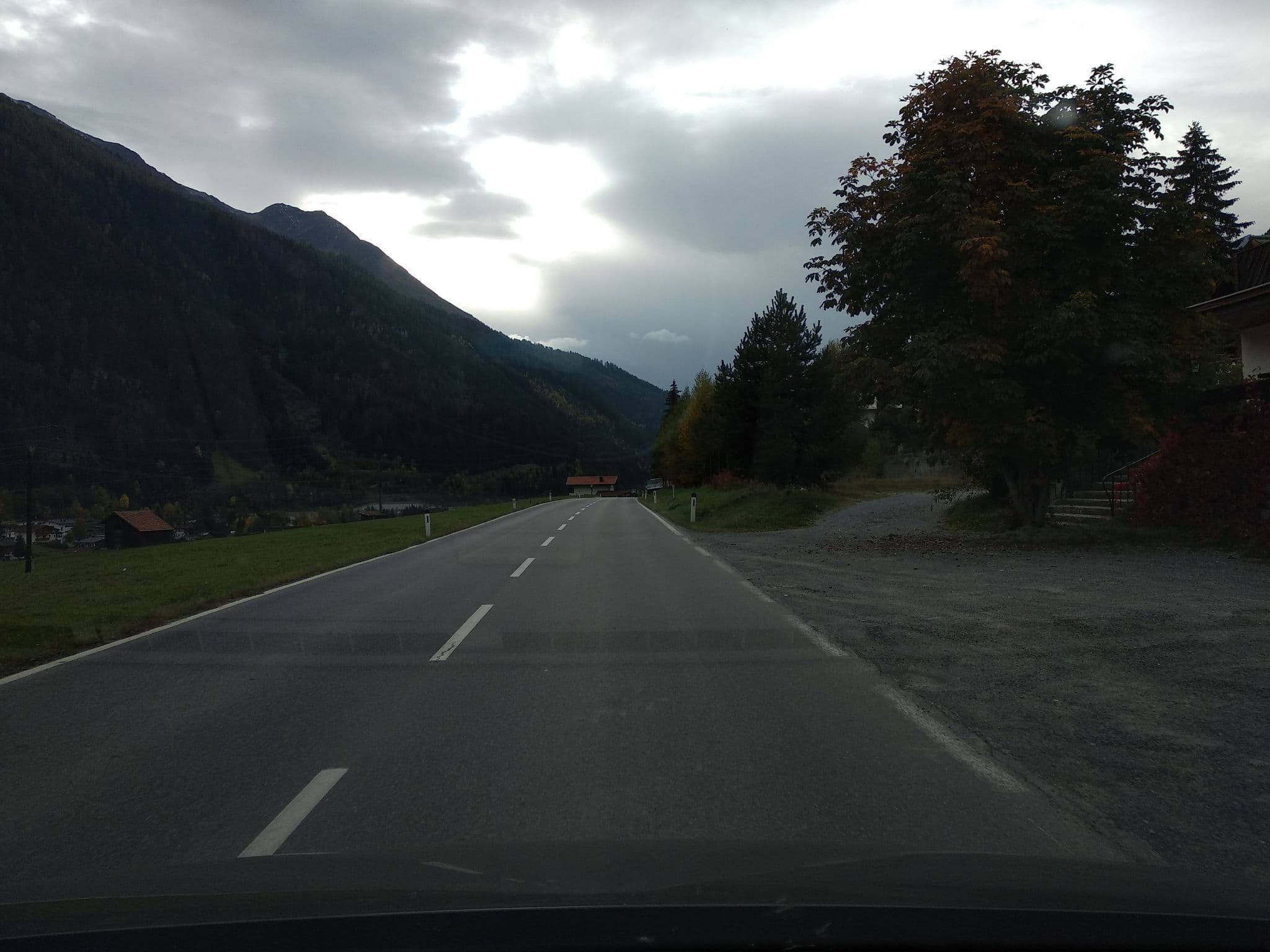 Street view near Hausarlberg, Pettneu — © canadarunner (CC BY-SA · Mapillary)