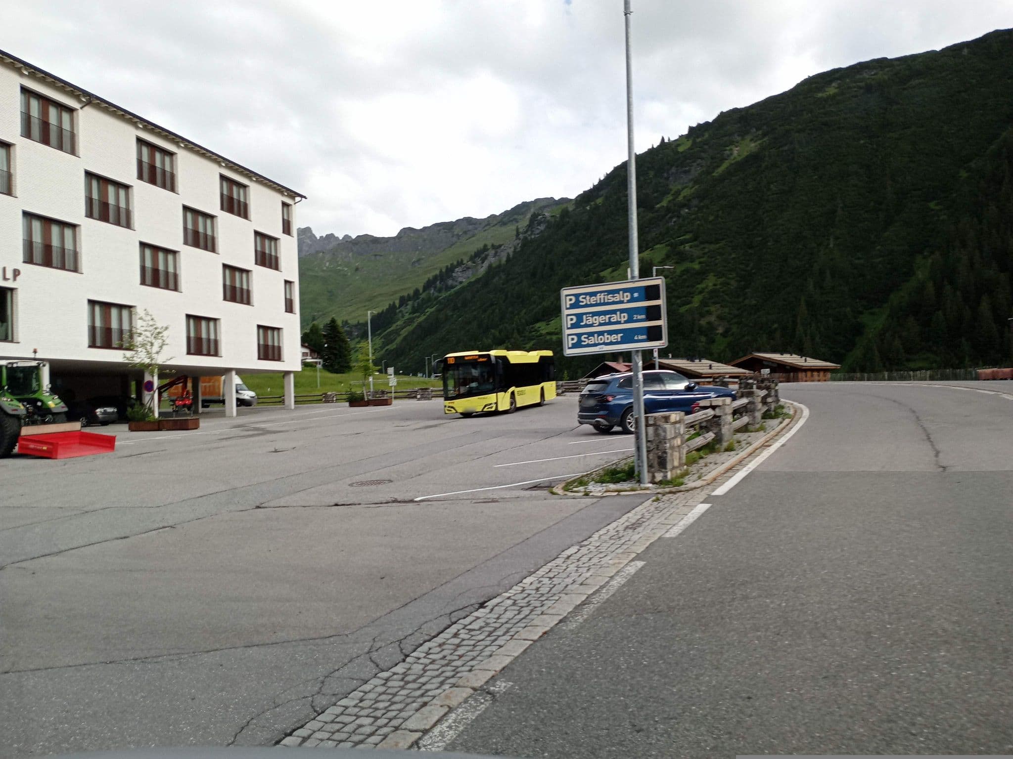 Street view near Walserstube Gasthof, Lech — © atze02 (CC BY-SA · Mapillary)