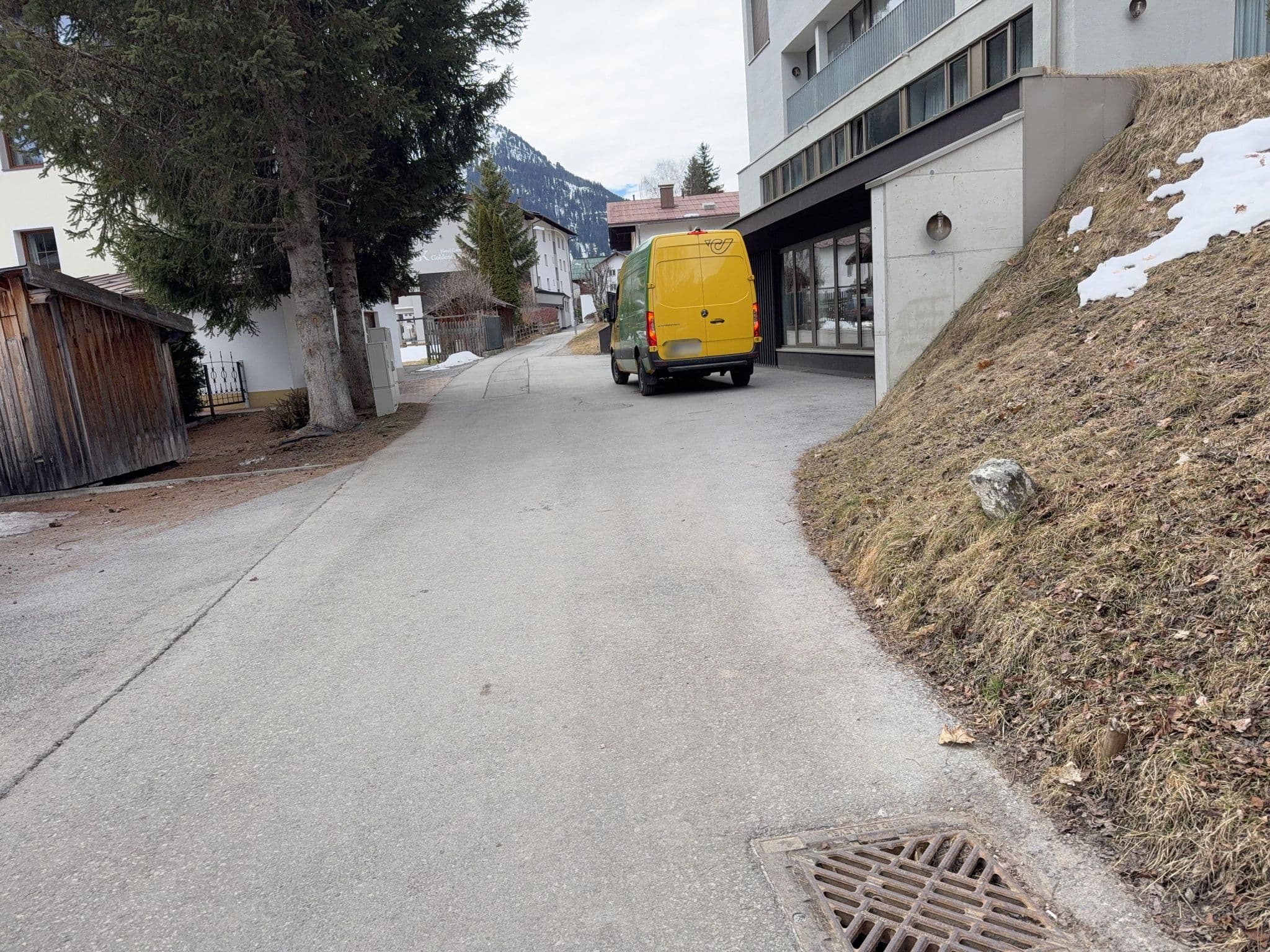 Street view near Hotel Garni Rauch - Frühstücksraum, St Anton am Arlberg — © RSTQ (CC BY-SA · Mapillary)