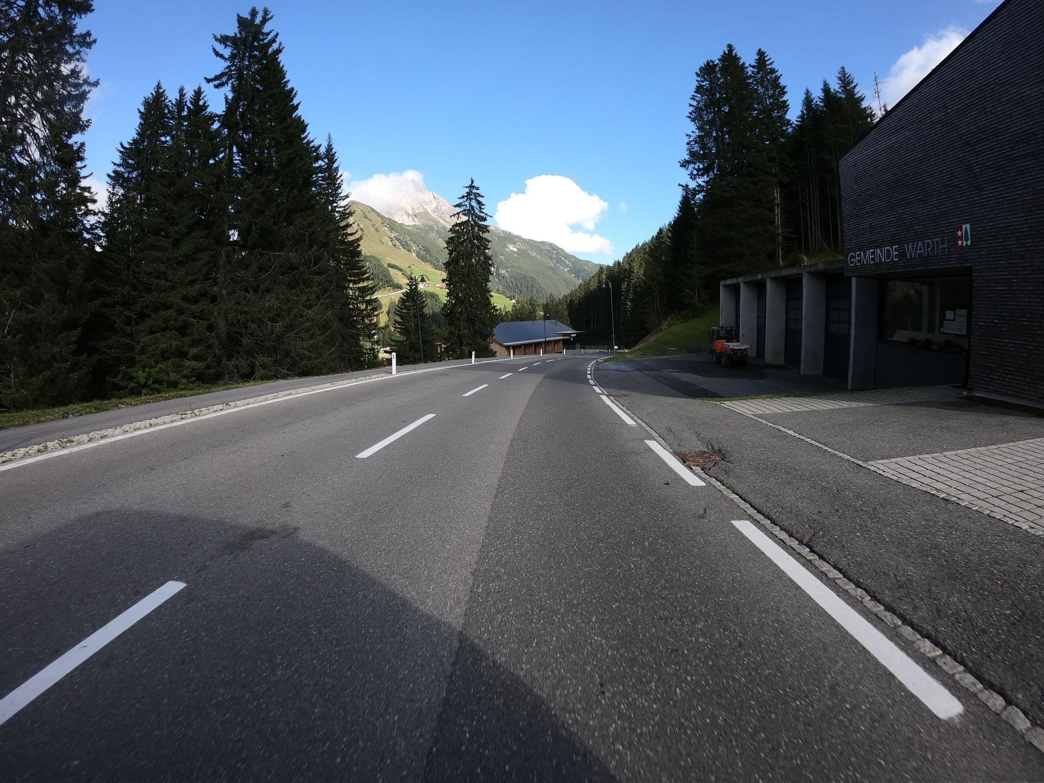 Street view near Haus Kristal, Lech — © joostjakob (CC BY-SA · Mapillary)
