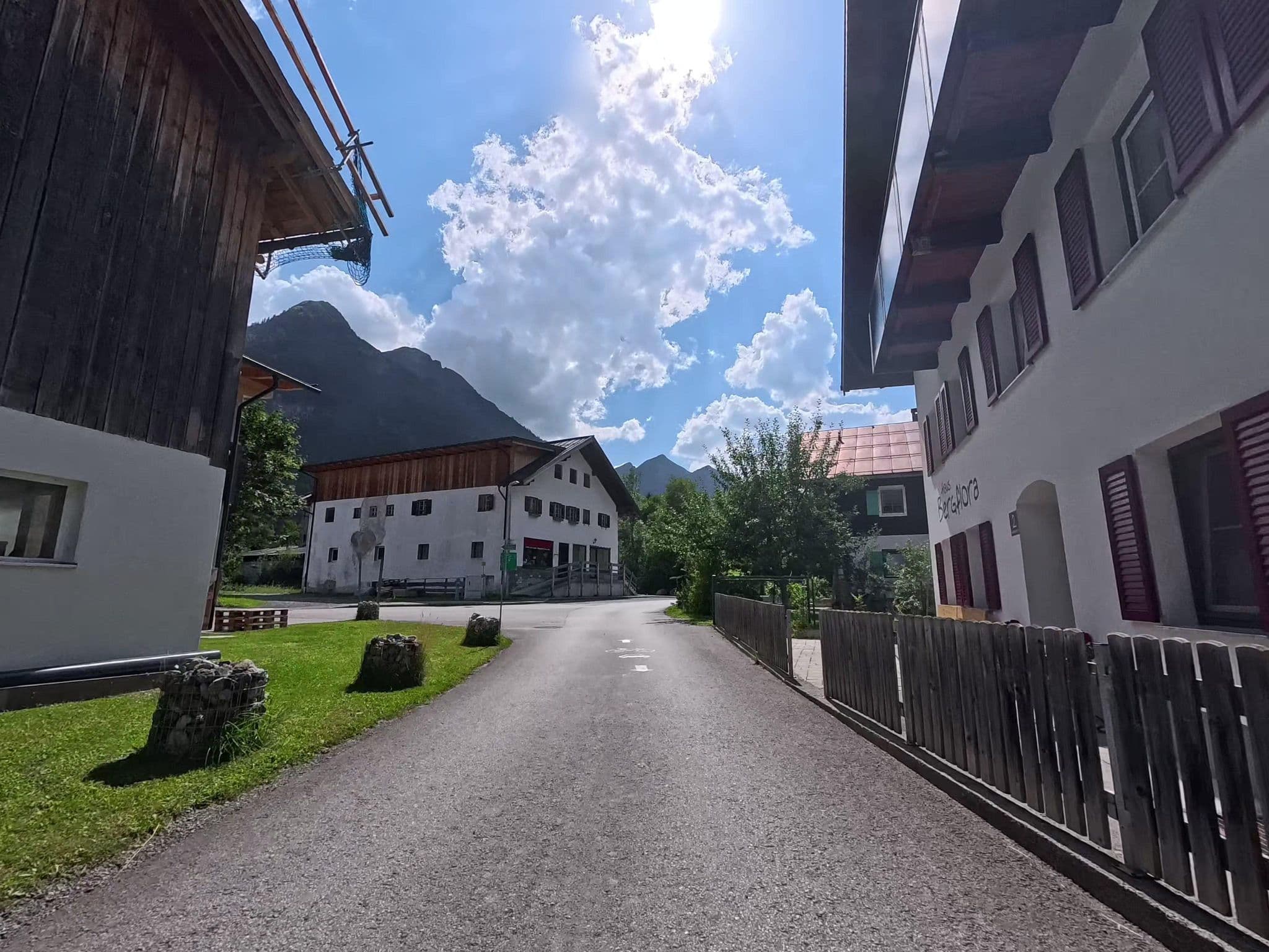 Street view near Haus Bergflora, Pettneu — © voyage-hors-saison (CC BY-SA · Mapillary)