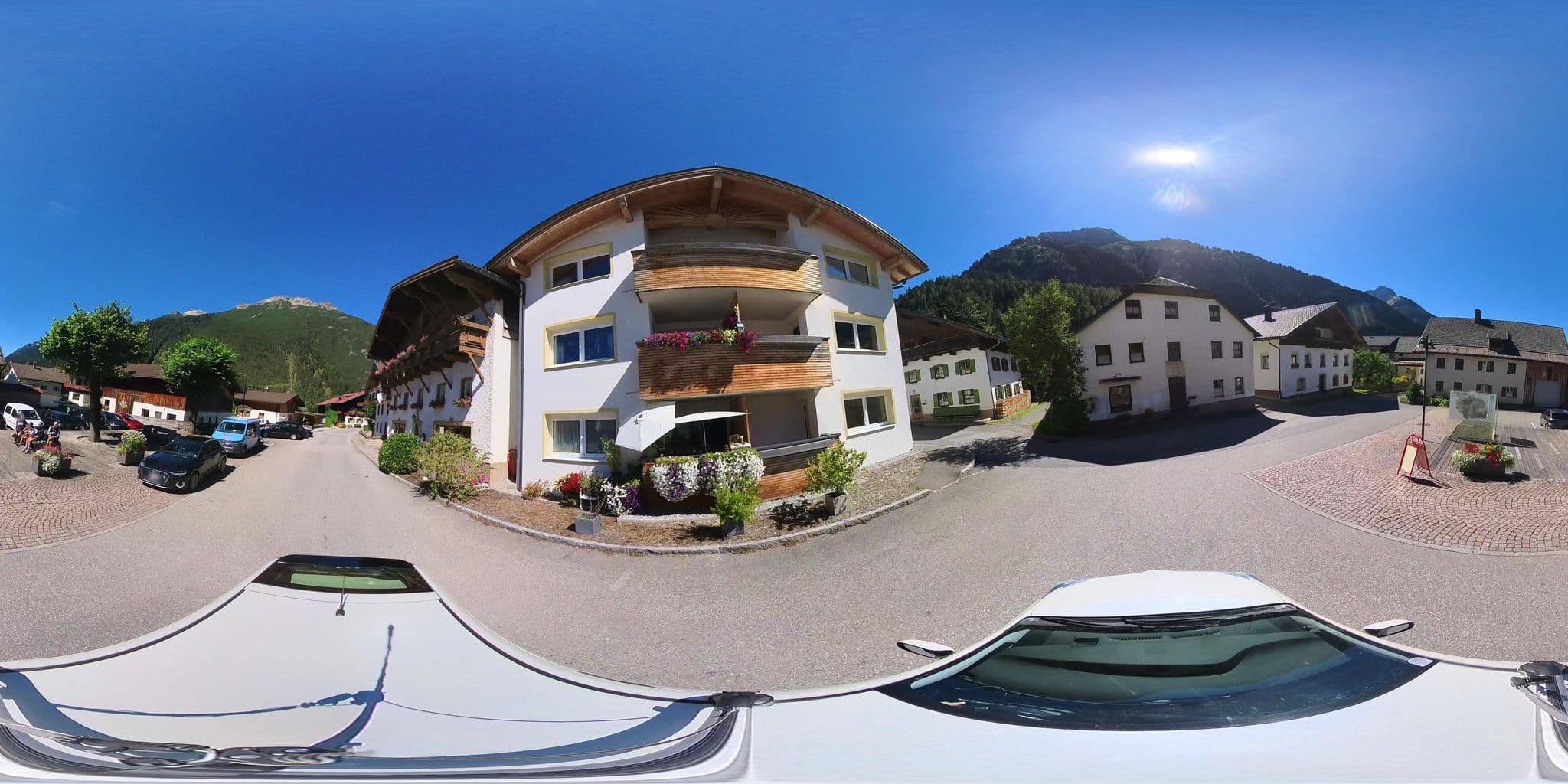 Street view near Pension Drei König, Weissenbach am Lech — © osmplus_org (CC BY-SA · Mapillary)