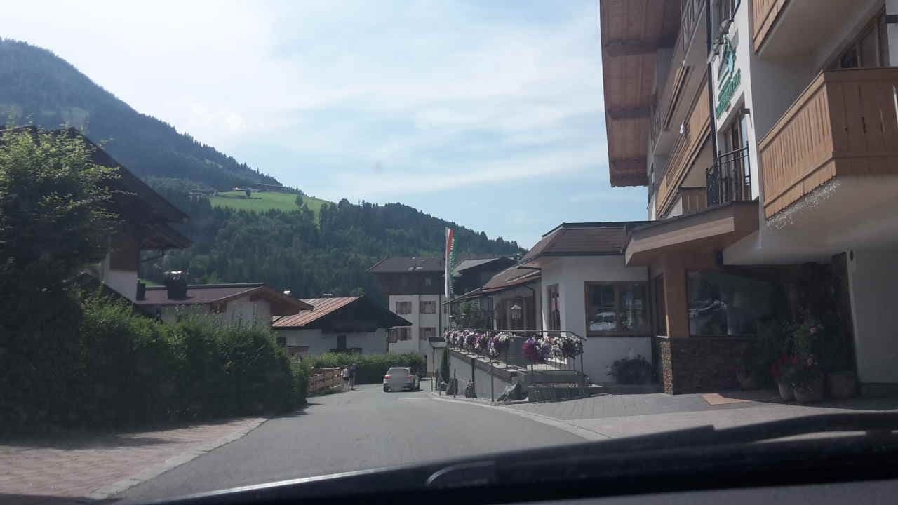 Street view near Villa Lisa, Kirchberg in Tirol — © heilbron (CC BY-SA · Mapillary)