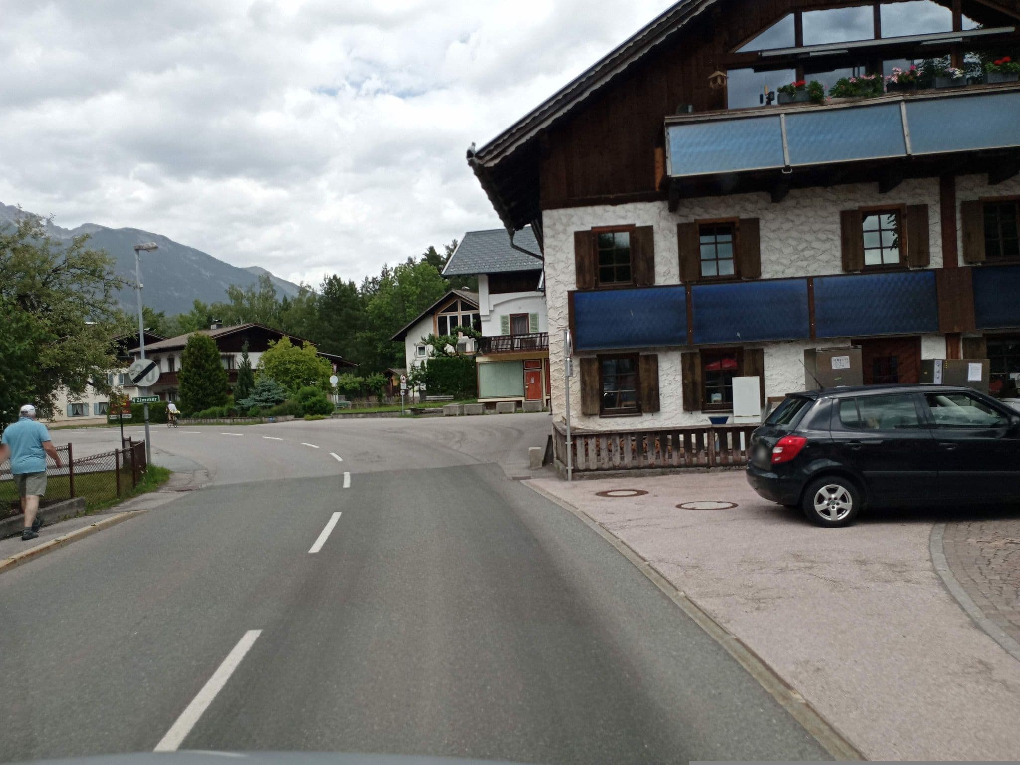 Street view near Monika Konvicka, Weissenbach am Lech — © atze02 (CC BY-SA · Mapillary)