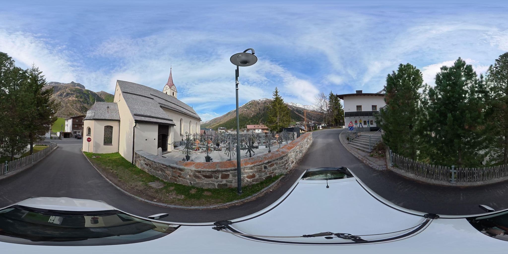 Street view near Kingershof - Edelbert und Irmgard Walter, Ischgl — © osmplus_org (CC BY-SA · Mapillary)
