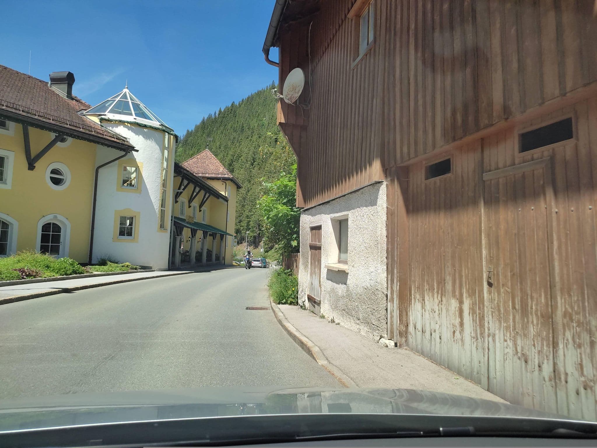 Street view near Landhaus Schatz, Tannheim — © rausk (CC BY-SA · Mapillary)