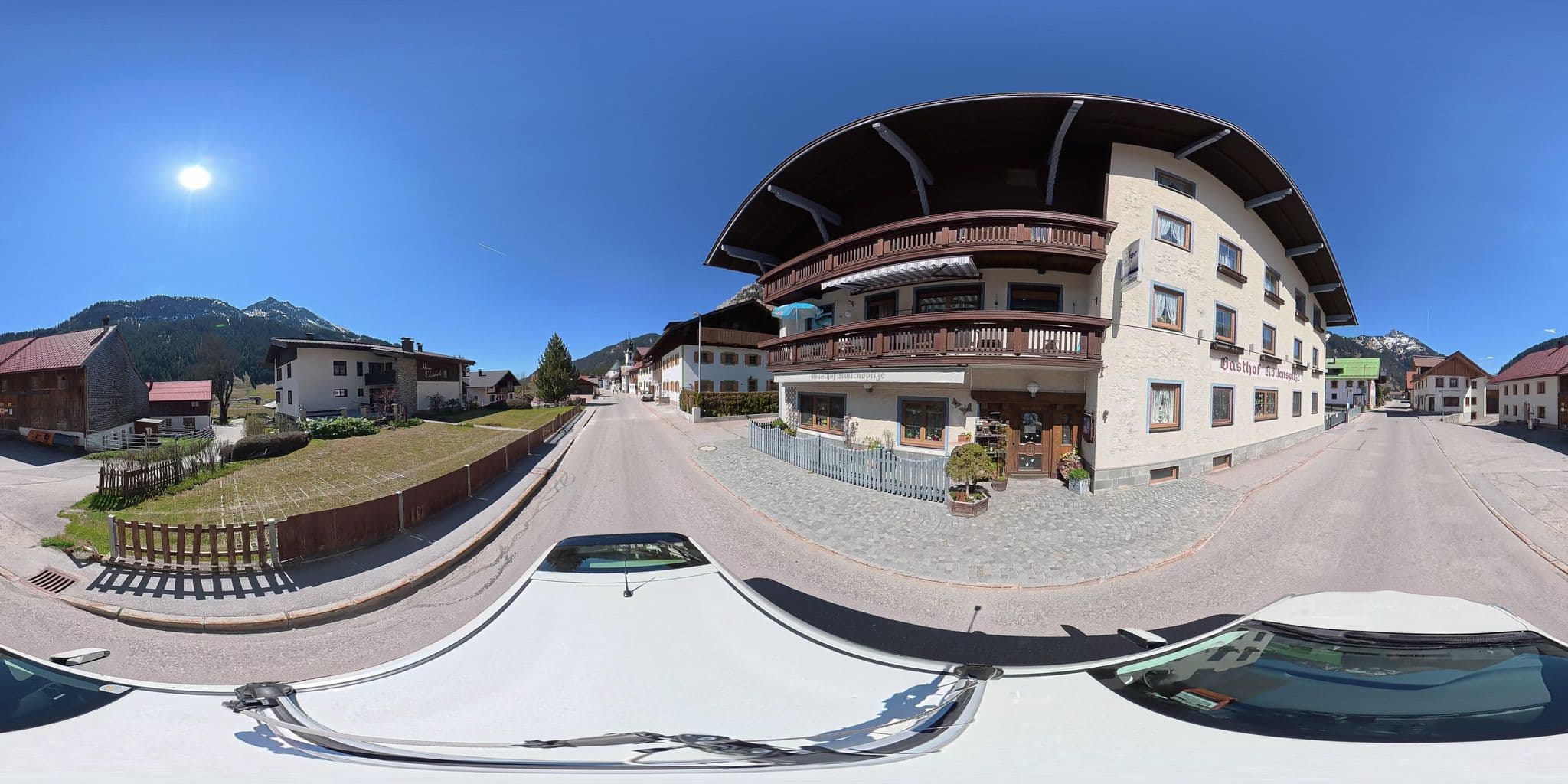 Street view near Gasthof Köllenspitze, Weissenbach am Lech — © osmplus_org (CC BY-SA · Mapillary)