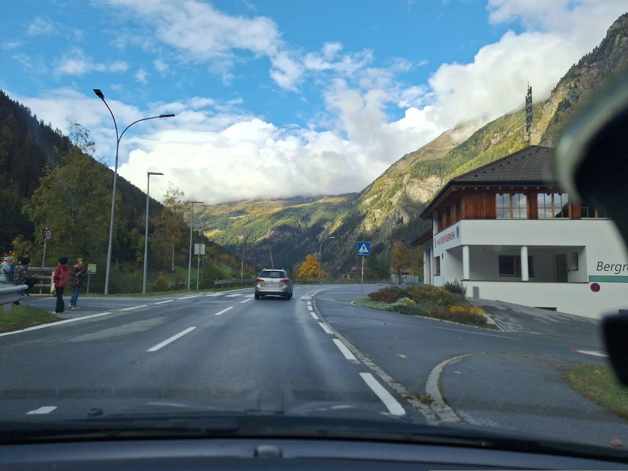 Street view near Bauernhof Haus Praxmarer, Ried im Oberinntal — © Langfahrer (CC BY-SA · Mapillary)
