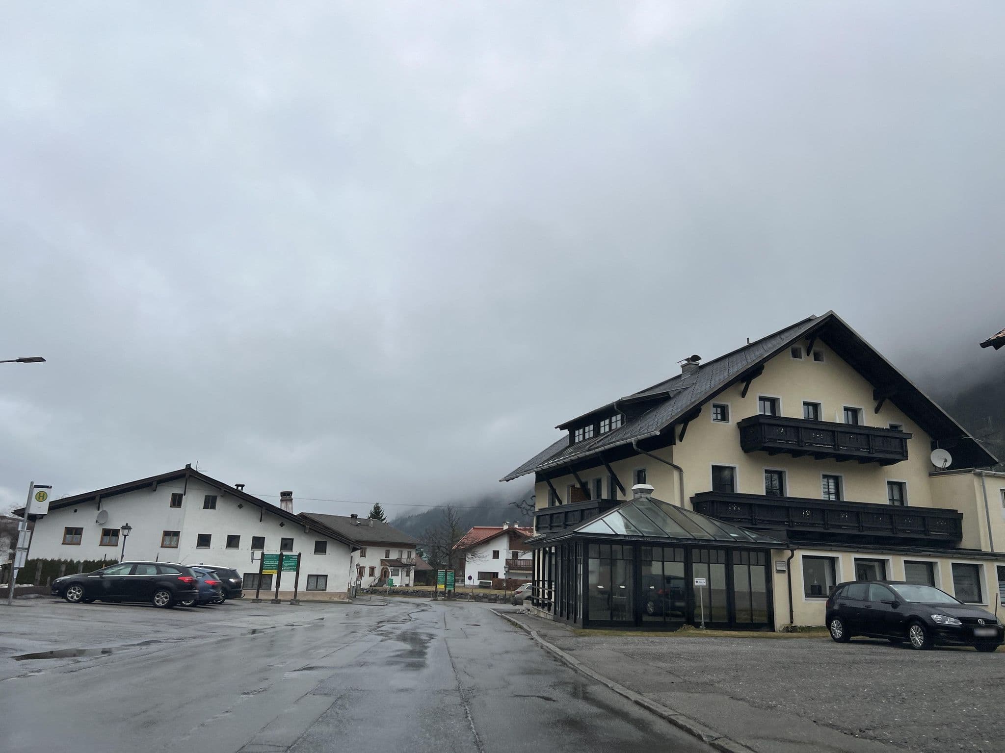 Street view near Berghotel Matei GmbH, Lermoos — © ottor (CC BY-SA · Mapillary)