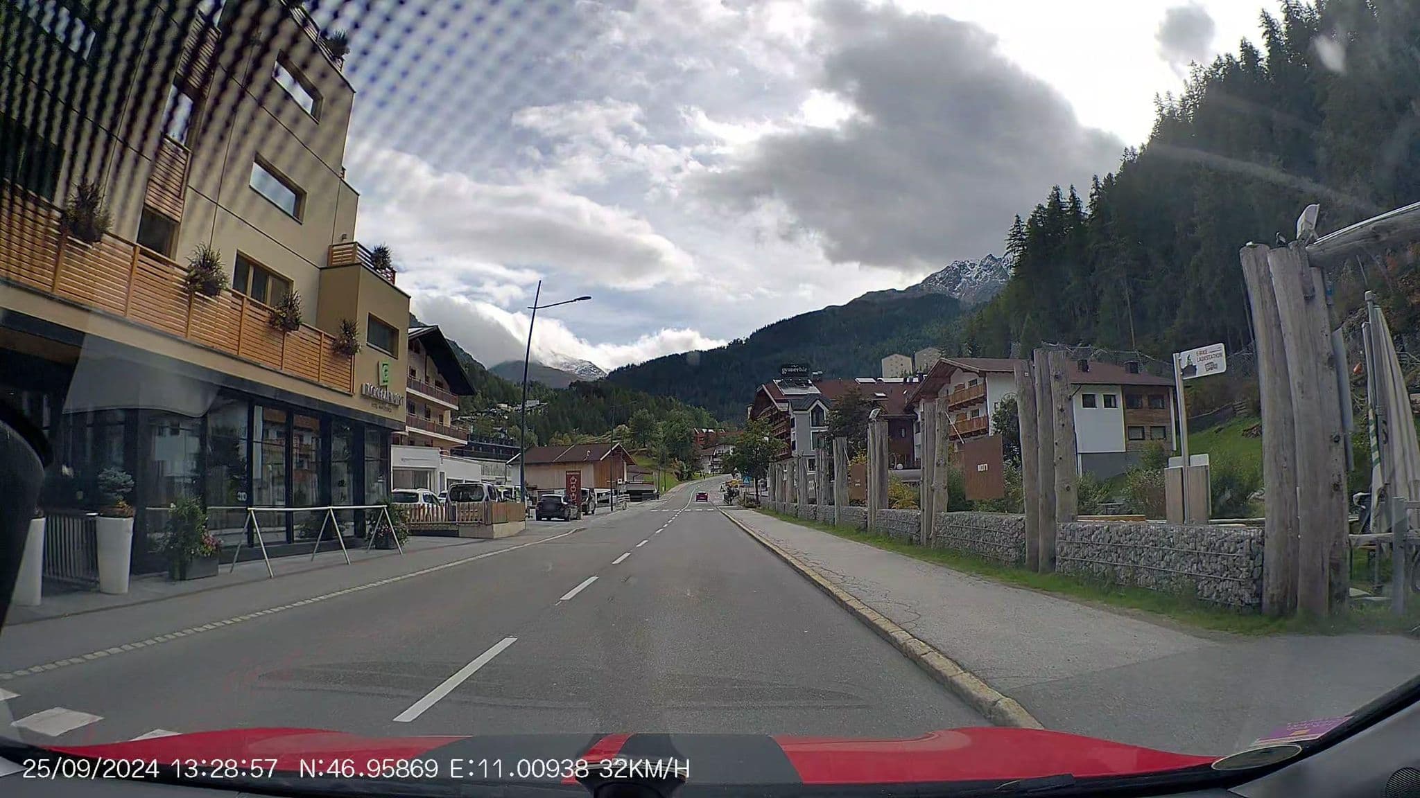 Street view near Kamer 111, Sölden — © AR88 (CC BY-SA · Mapillary)