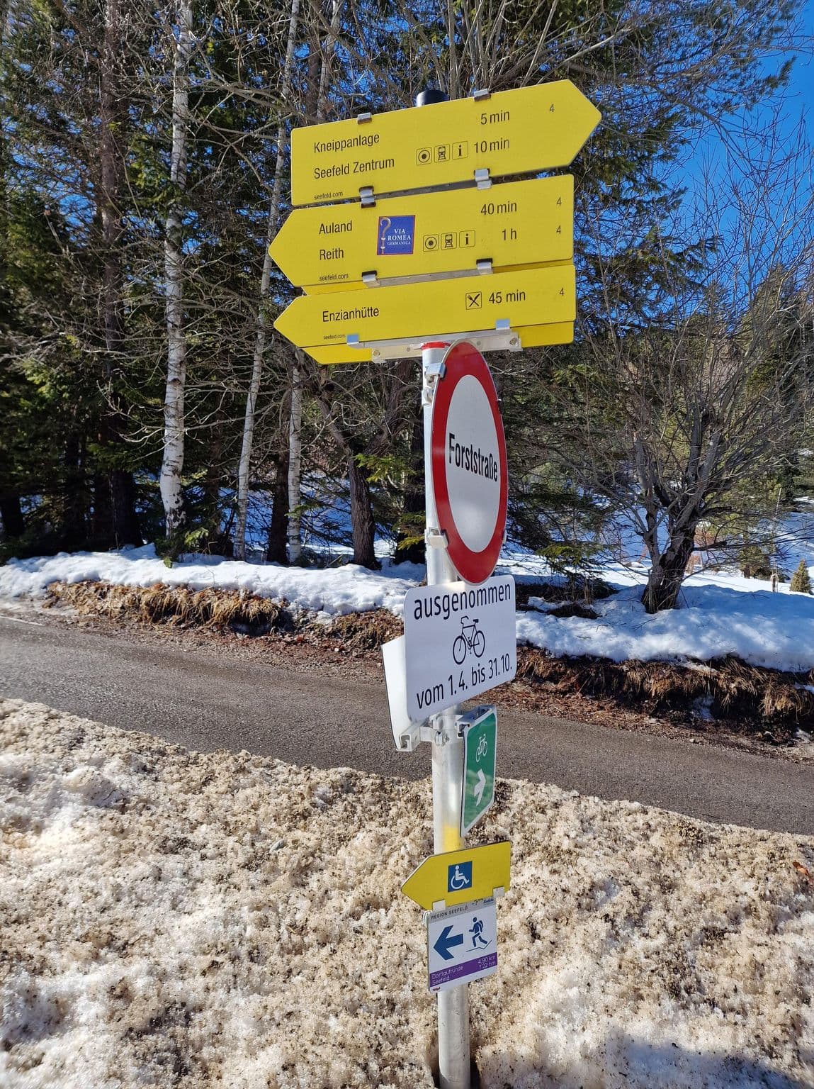 Street view near Ferienwohnungen Haus Wildsee, Seefeld in Tirol — © santon (CC BY-SA · Mapillary)