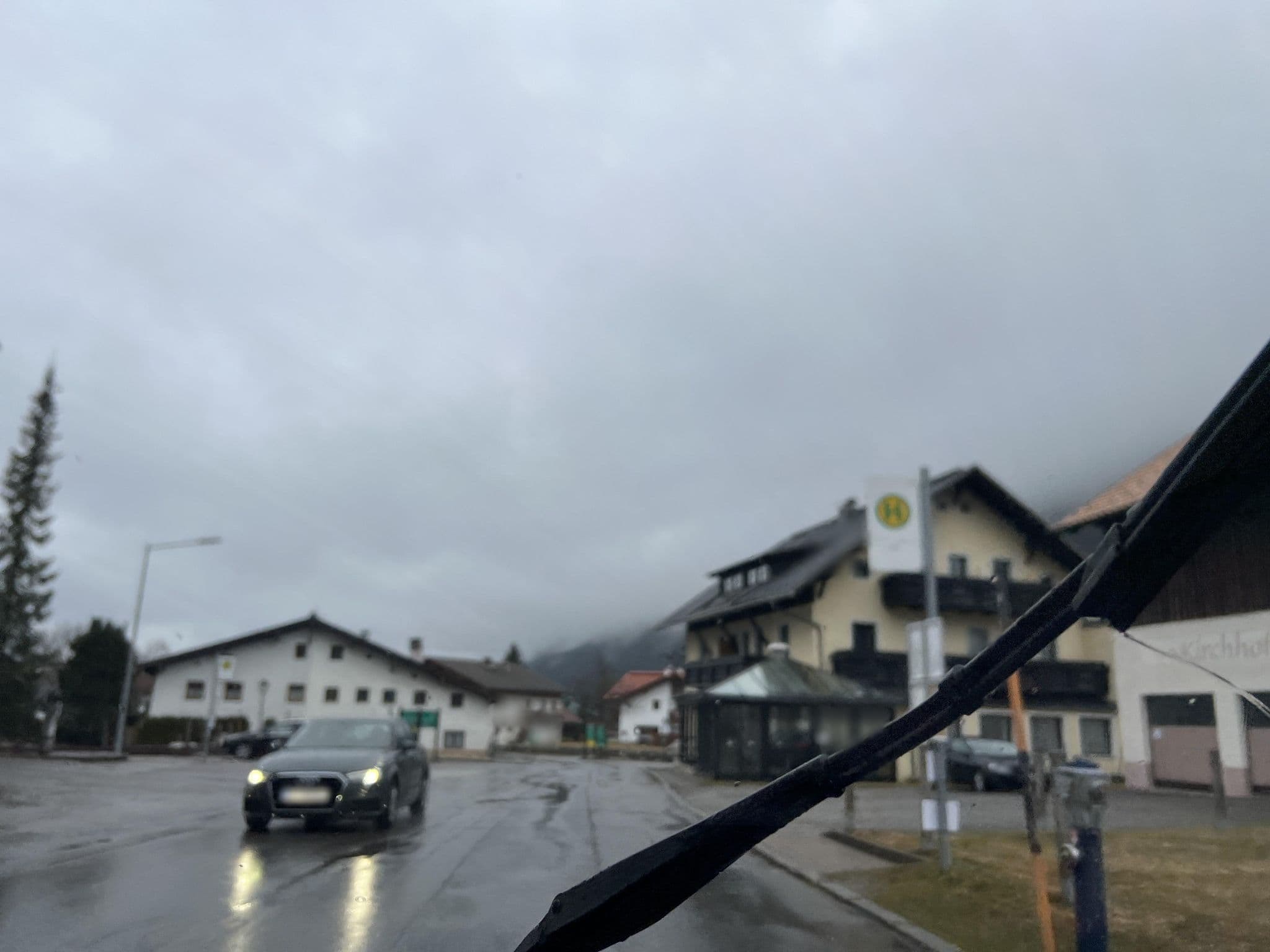 Street view near Hirsch Hotel, Lermoos — © ottor (CC BY-SA · Mapillary)