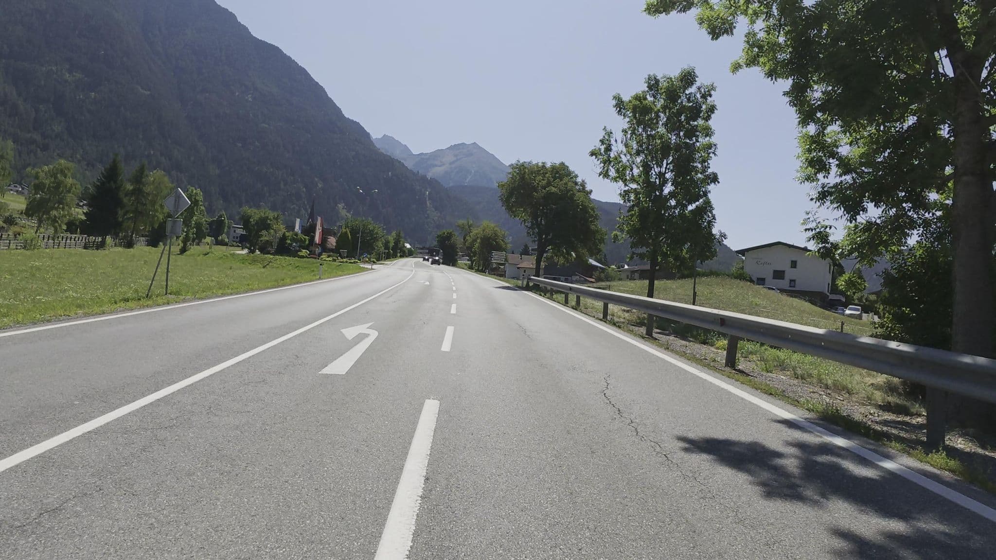 Street view near Apart Auer Umhausen, Umhausen — © Guzzi_Franze (CC BY-SA · Mapillary)