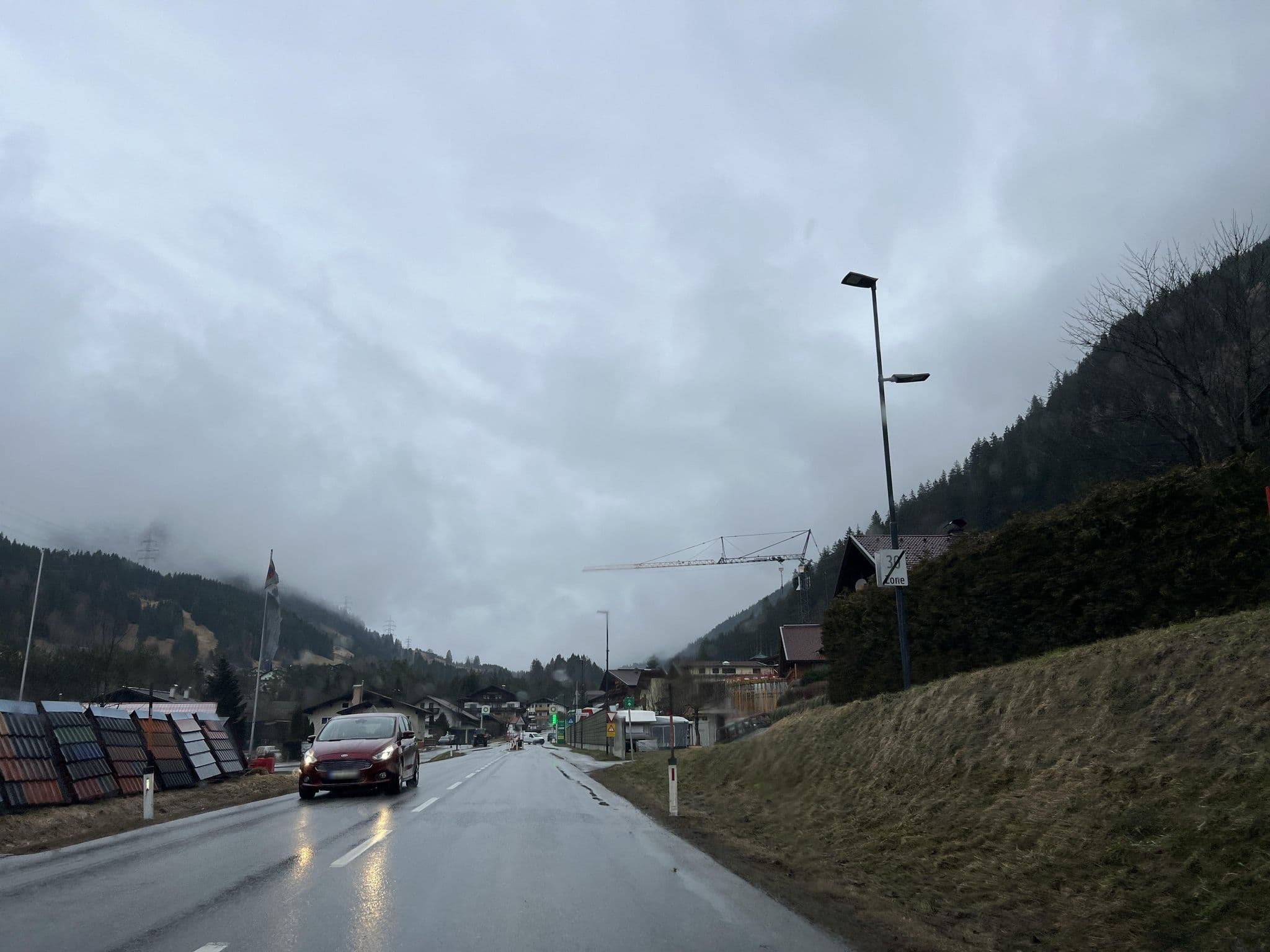 Street view near Haus Bergmandl - Hundertpfund, Lermoos — © ottor (CC BY-SA · Mapillary)