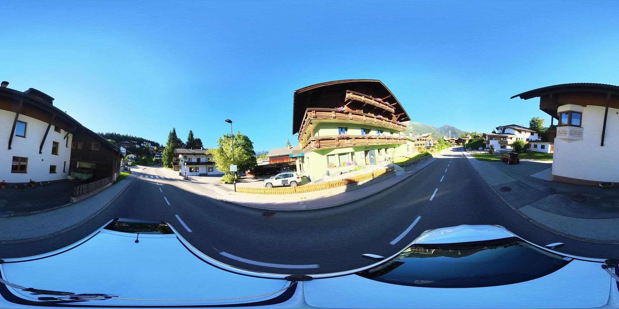 Street view near Hotel Metropol, Seefeld in Tirol — © osmplus_org (CC BY-SA · Mapillary)